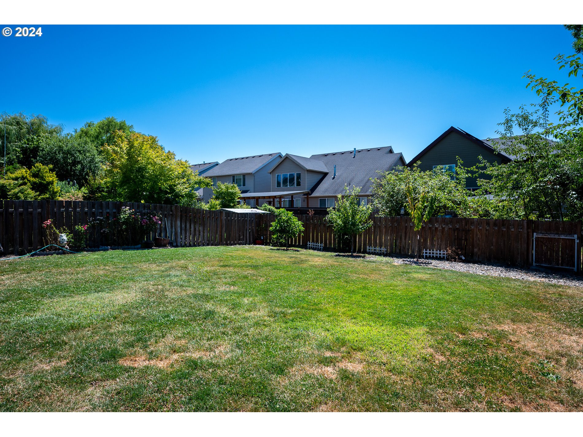402 W MYRTLEWOOD ST