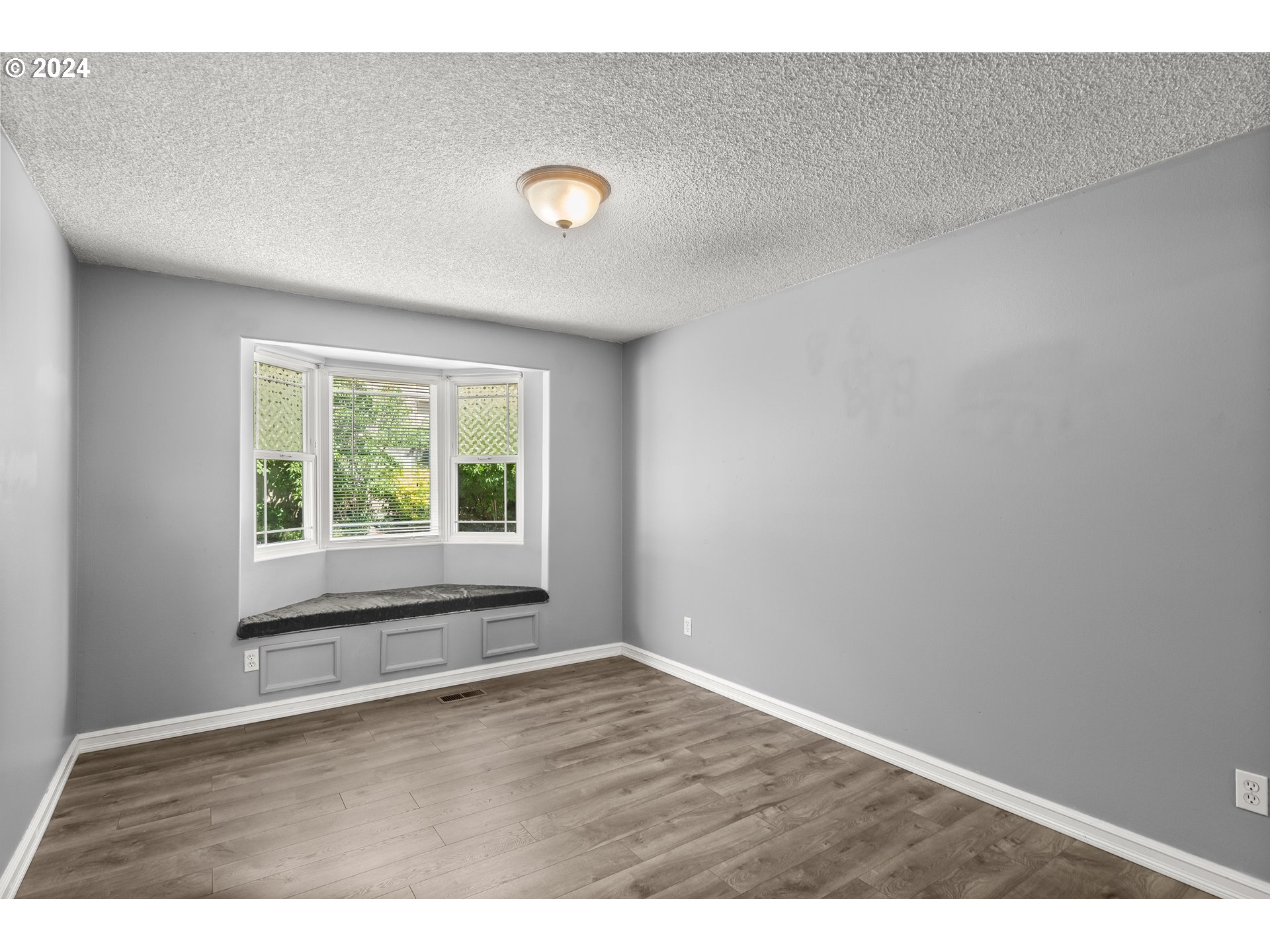 11600 SE VALLEY VIEW TER