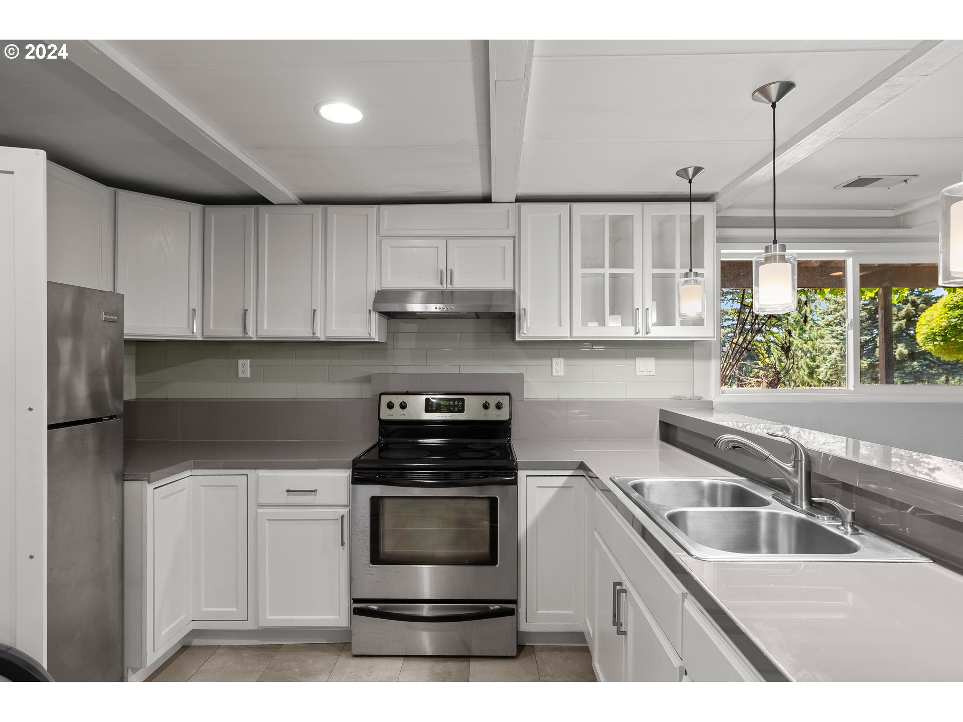 11600 SE VALLEY VIEW TER