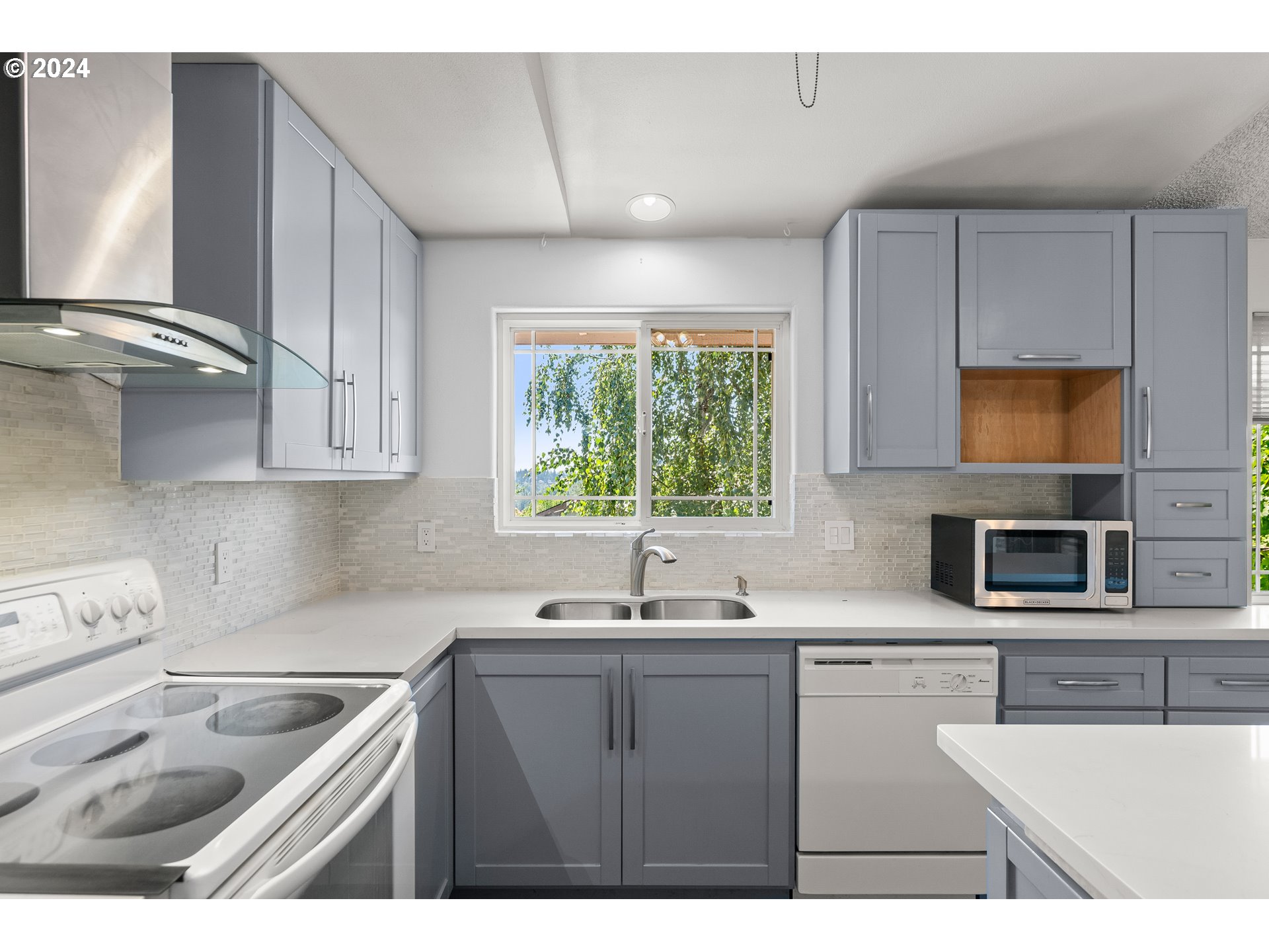 11600 SE VALLEY VIEW TER