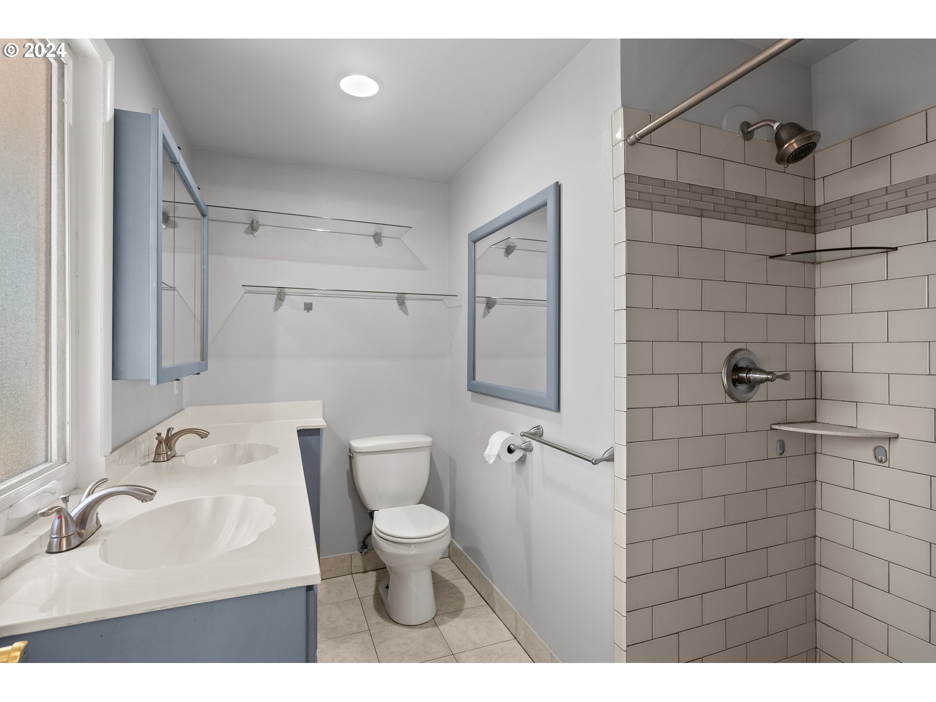 11600 SE VALLEY VIEW TER