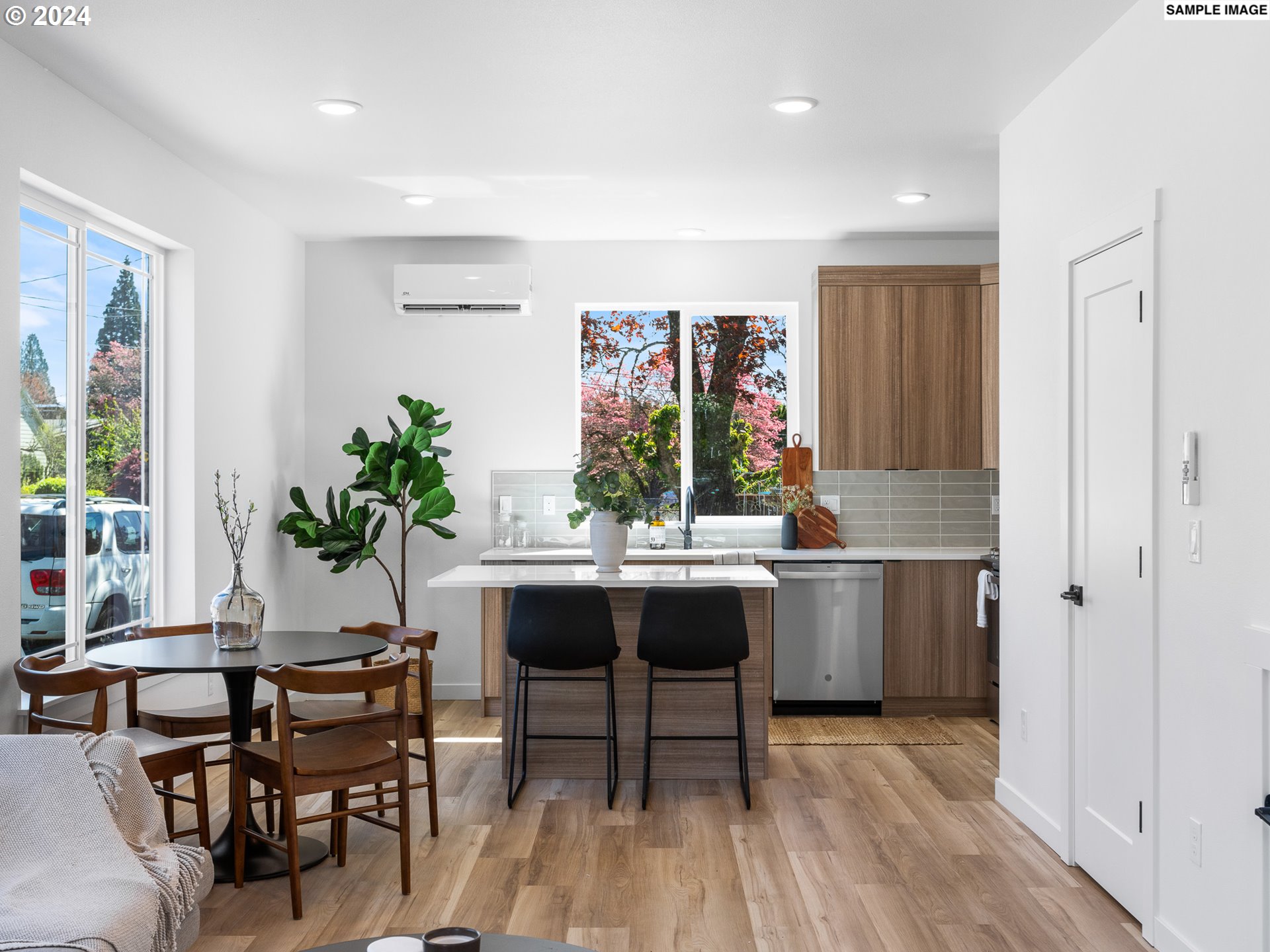 7640 SE Division ST 3