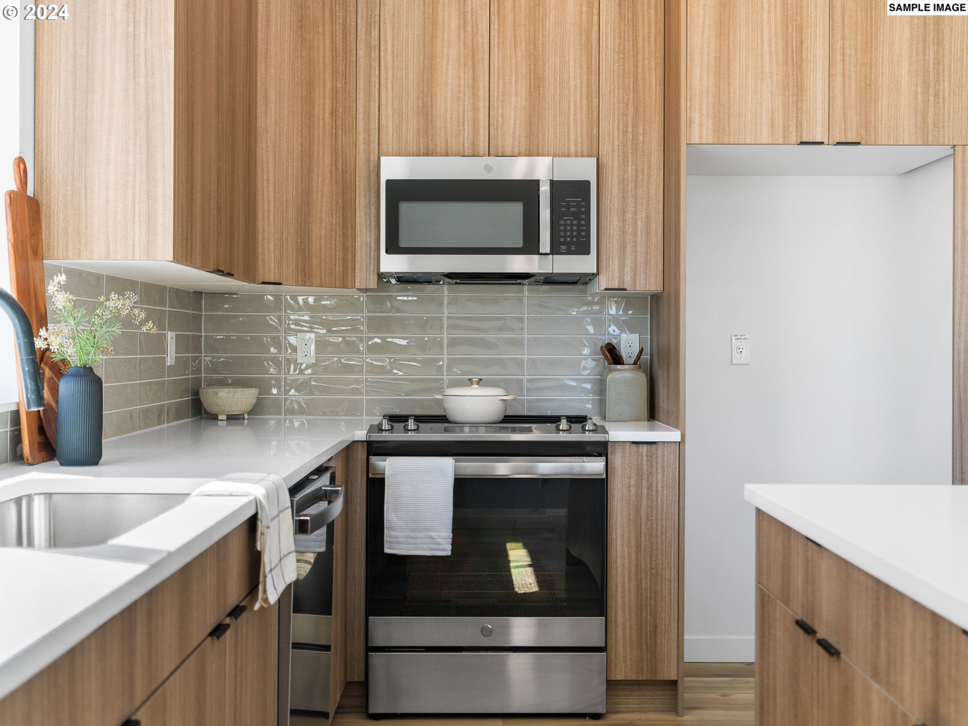 7640 SE Division ST 3