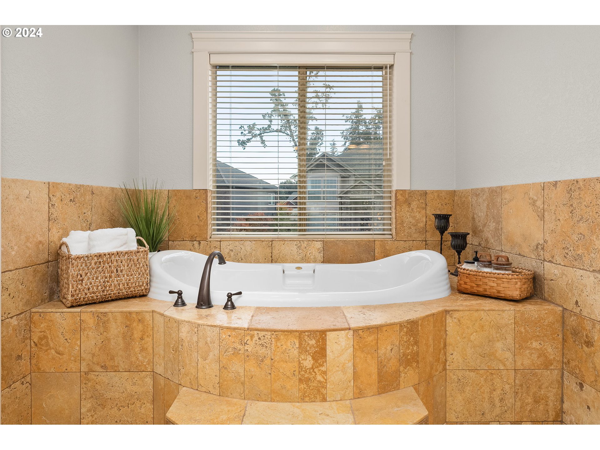 2114 MOUSEBIRD AVE NW