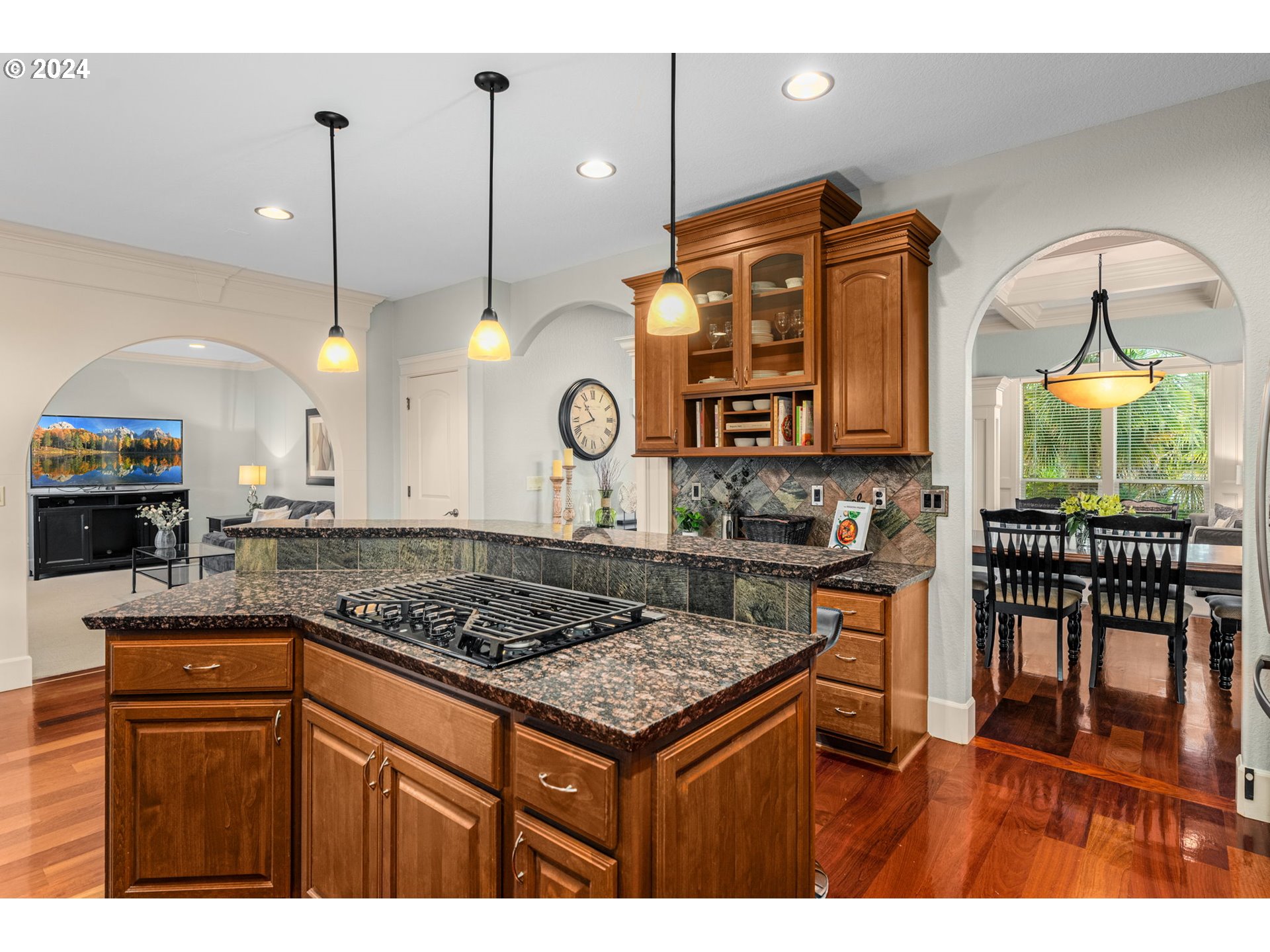 2114 MOUSEBIRD AVE NW