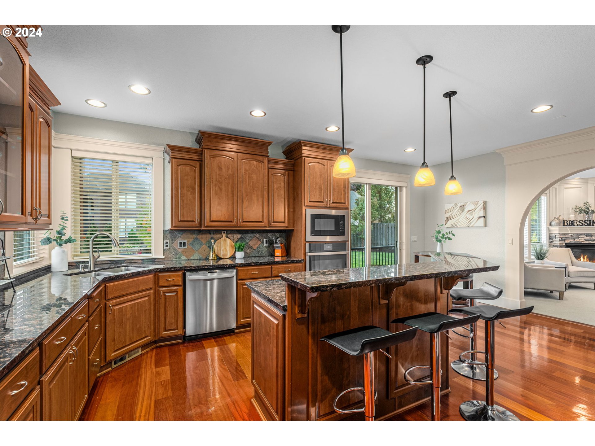 2114 MOUSEBIRD AVE NW