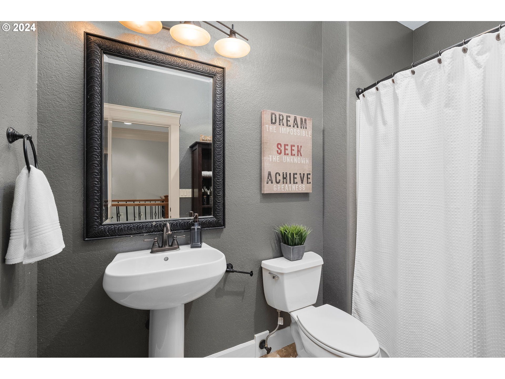 2114 MOUSEBIRD AVE NW