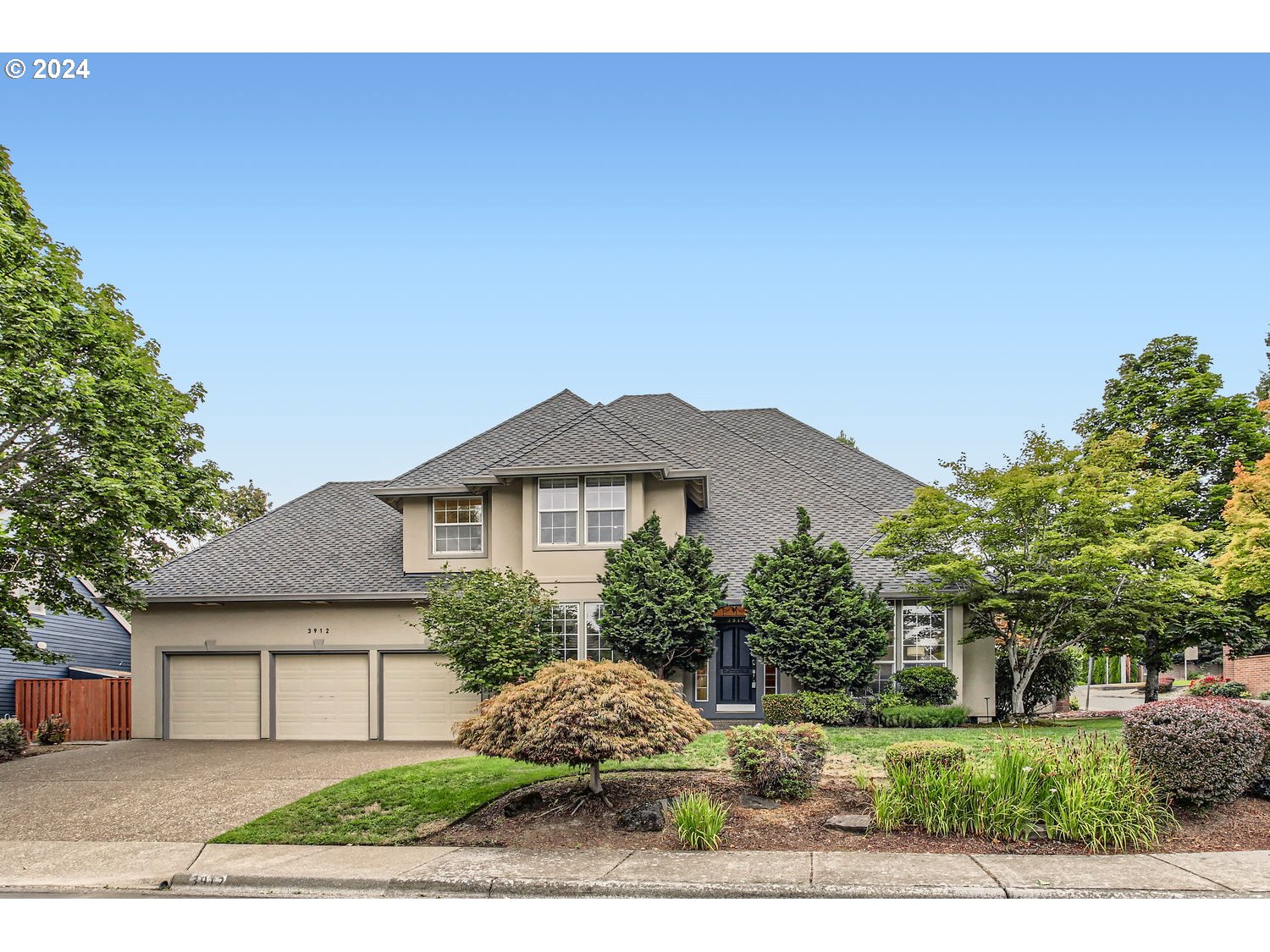 3912 NW LOY CT