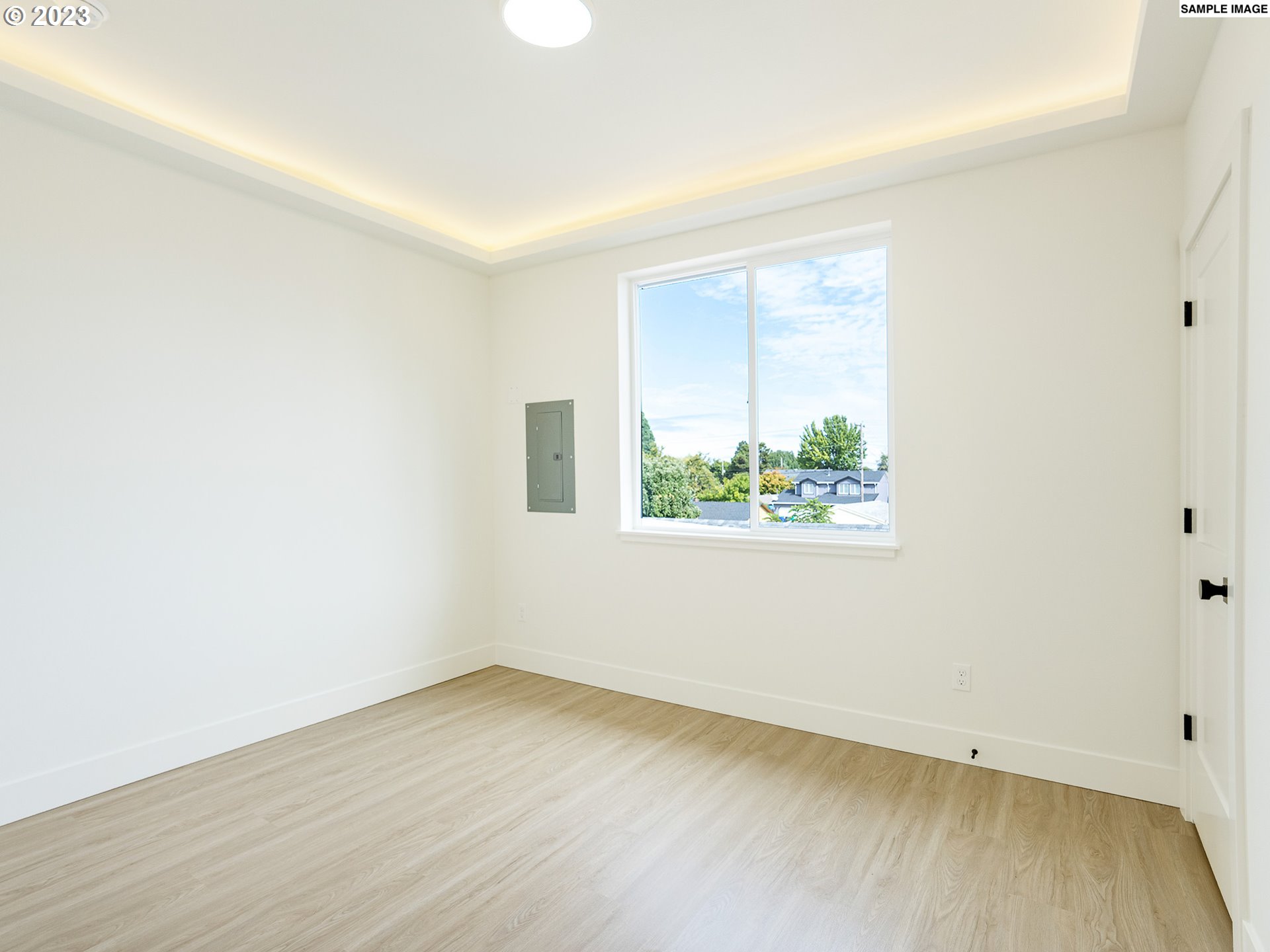 7547 N Gilbert AVE 5