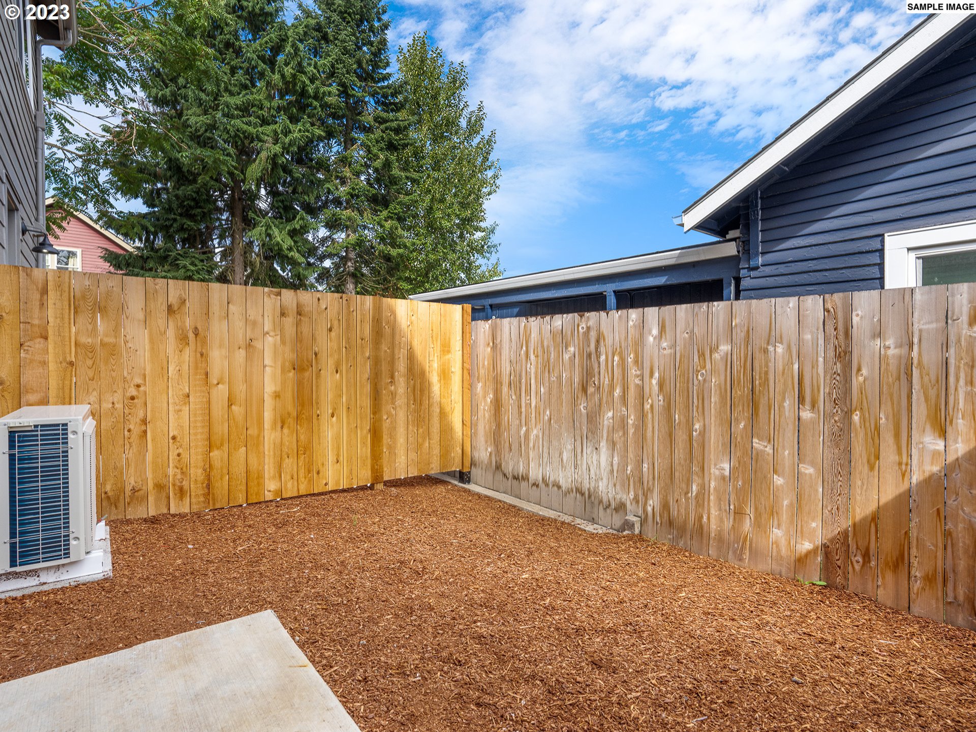 7547 N Gilbert AVE 5