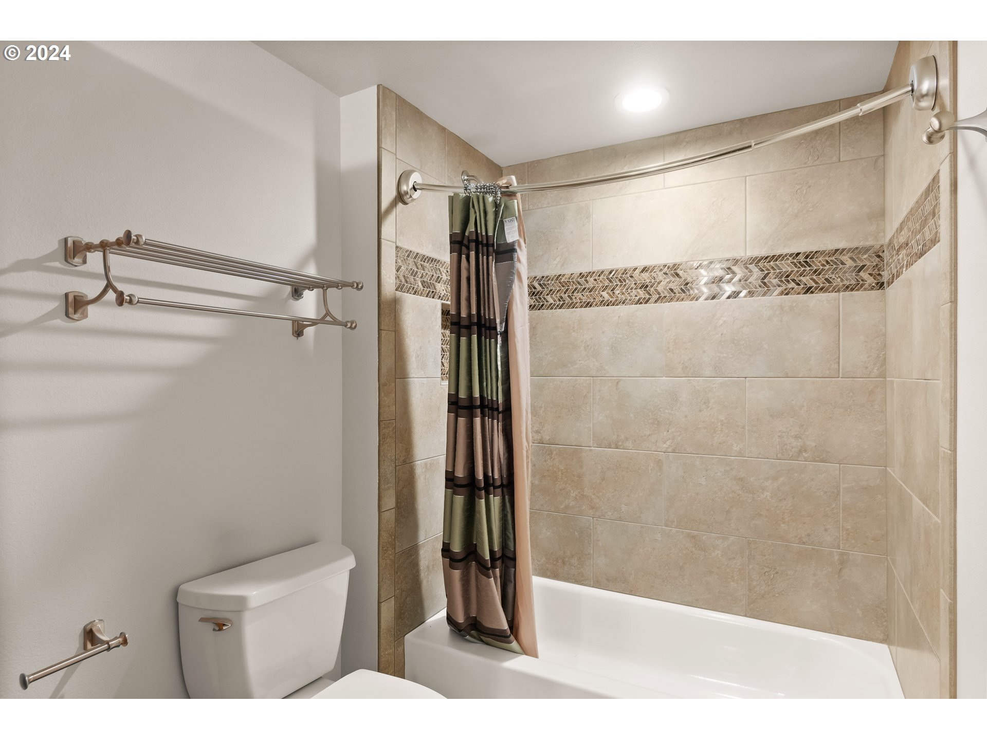 154 Oswego Summit 22