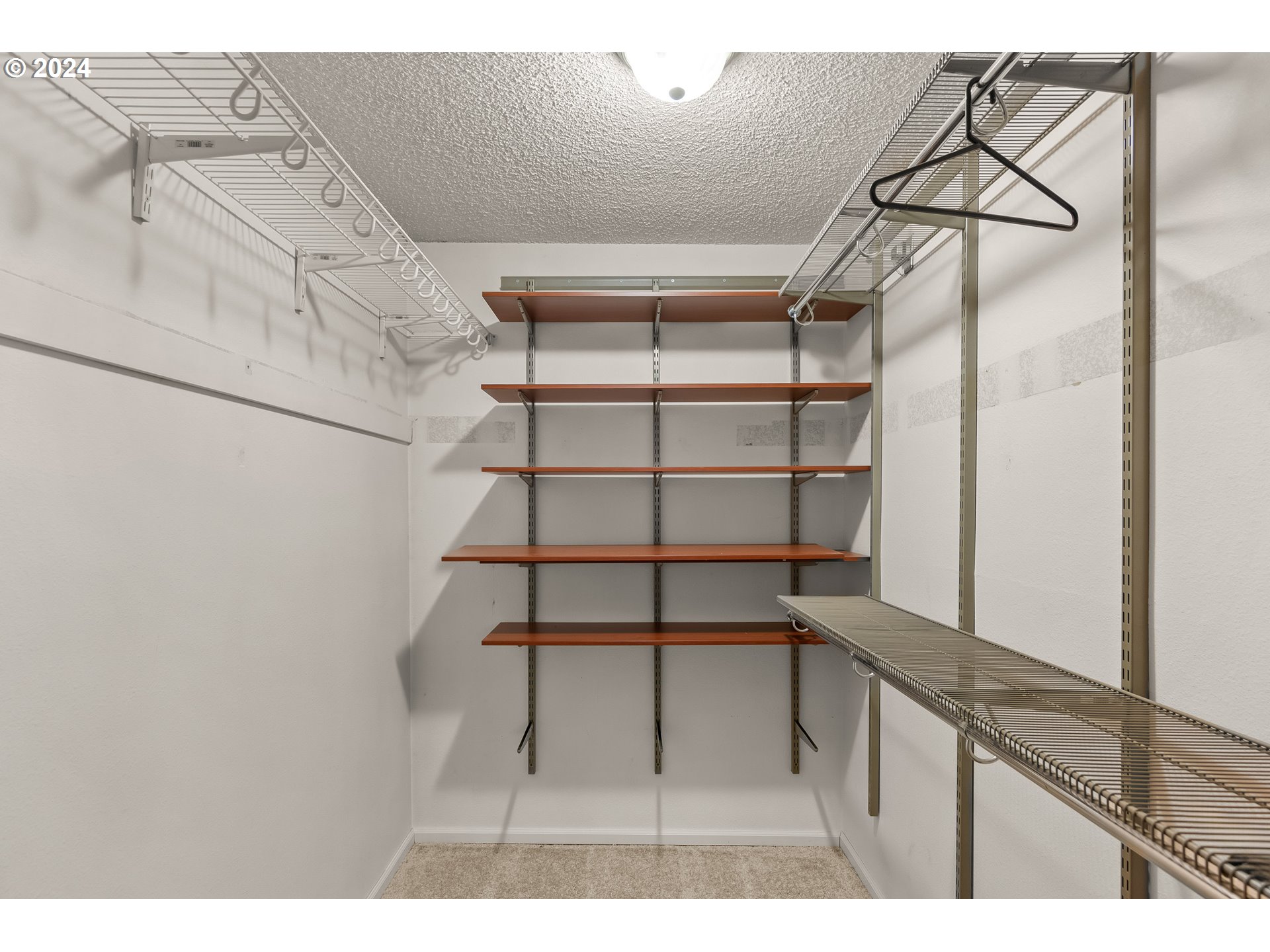 154 Oswego Summit 22