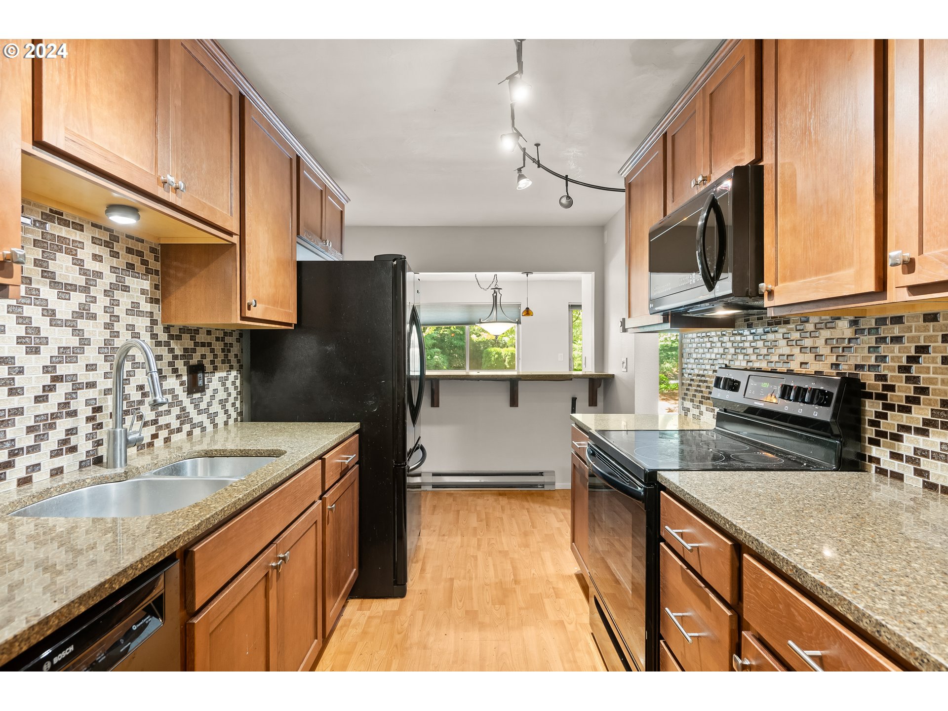 154 Oswego Summit 22