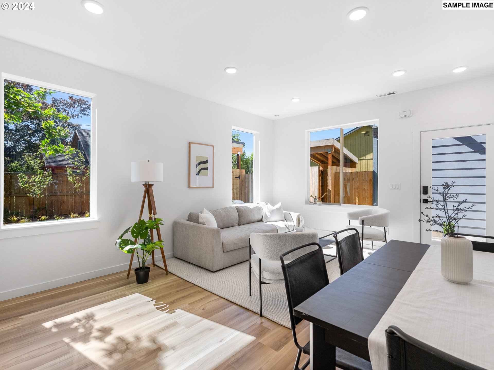 4849 NE Cully BLVD 5