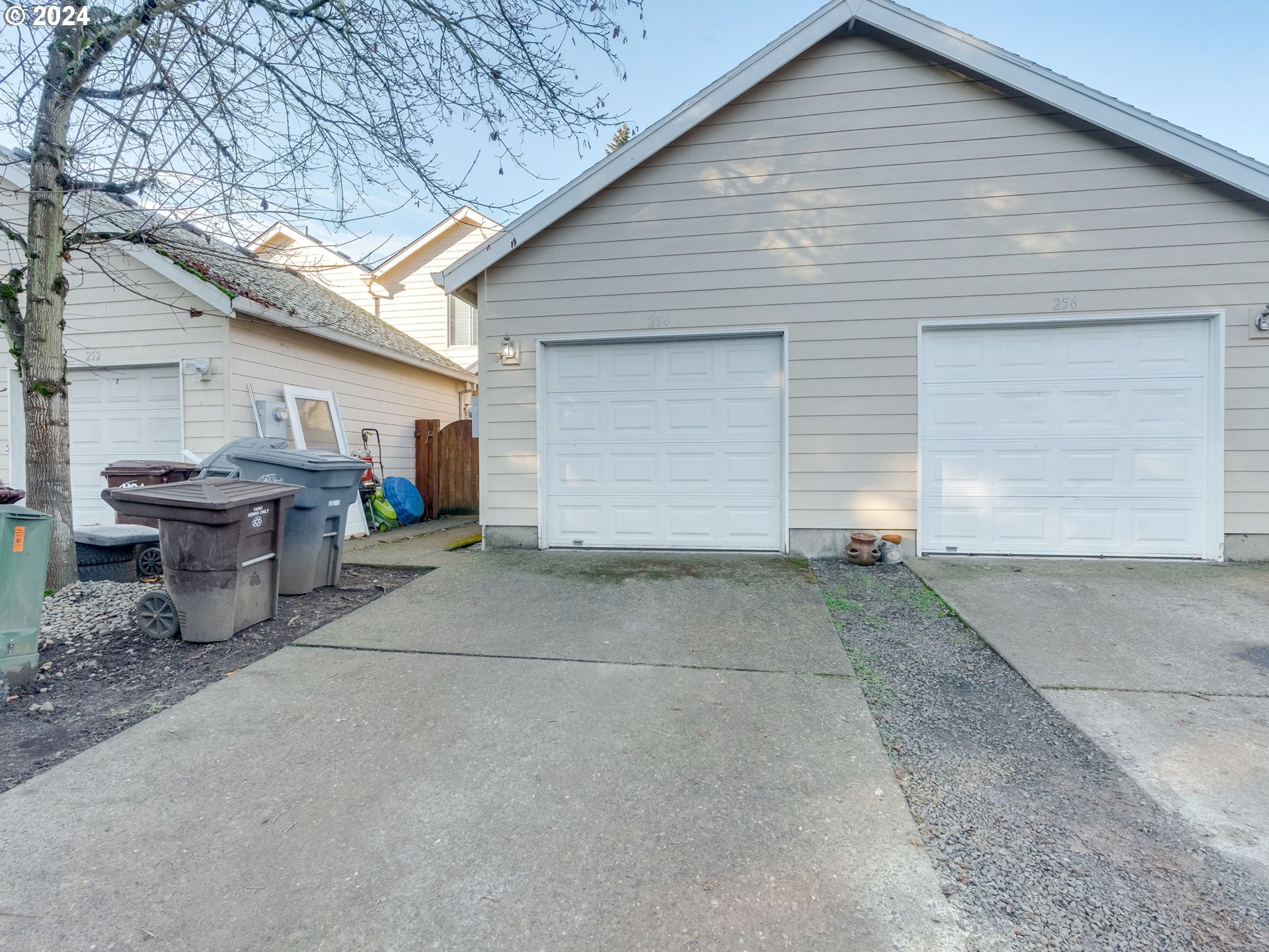 254 NW Connell AVE