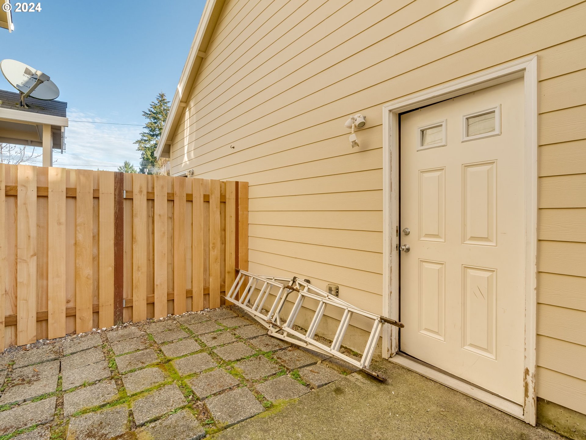 254 NW Connell AVE