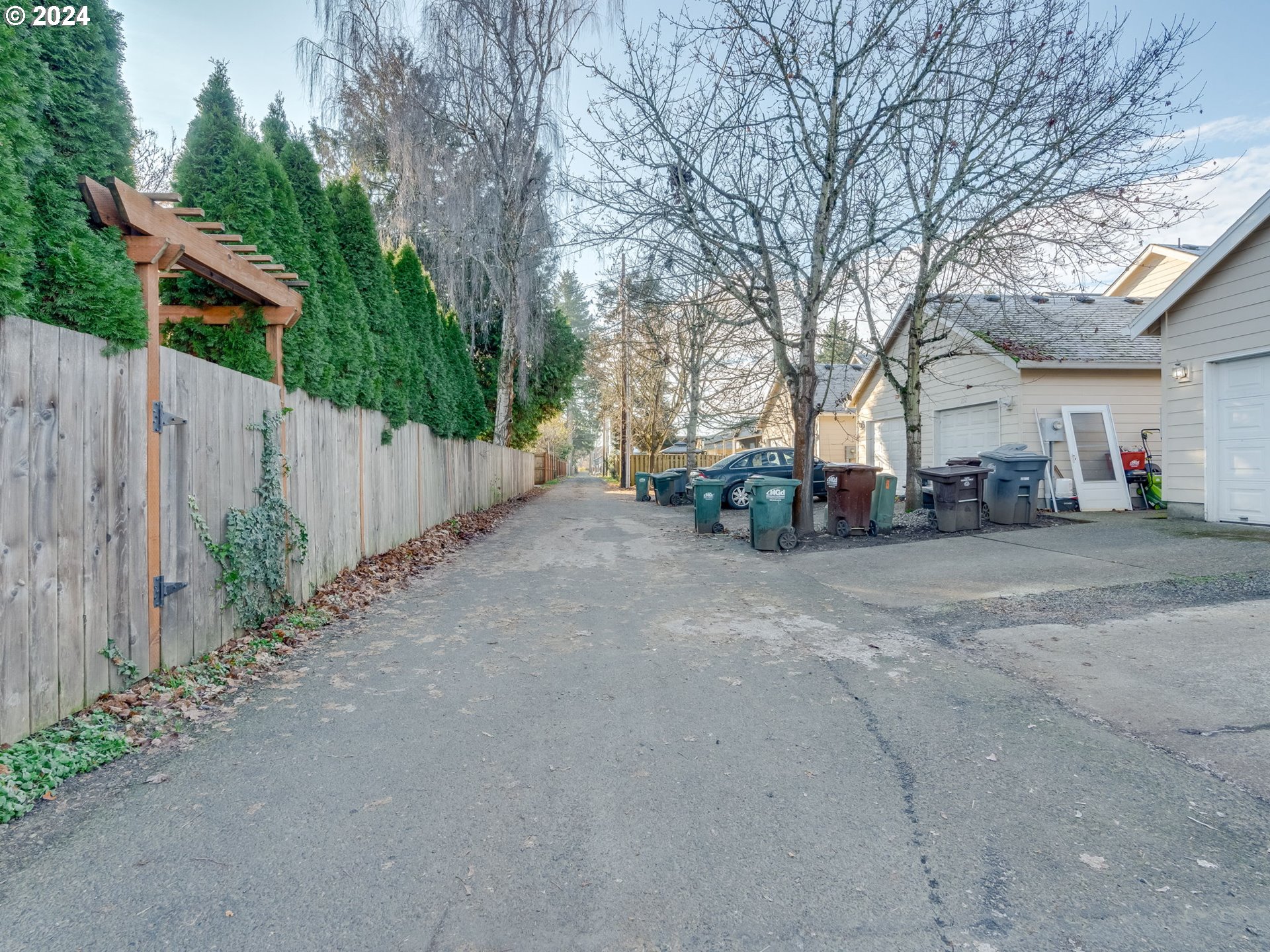 254 NW Connell AVE