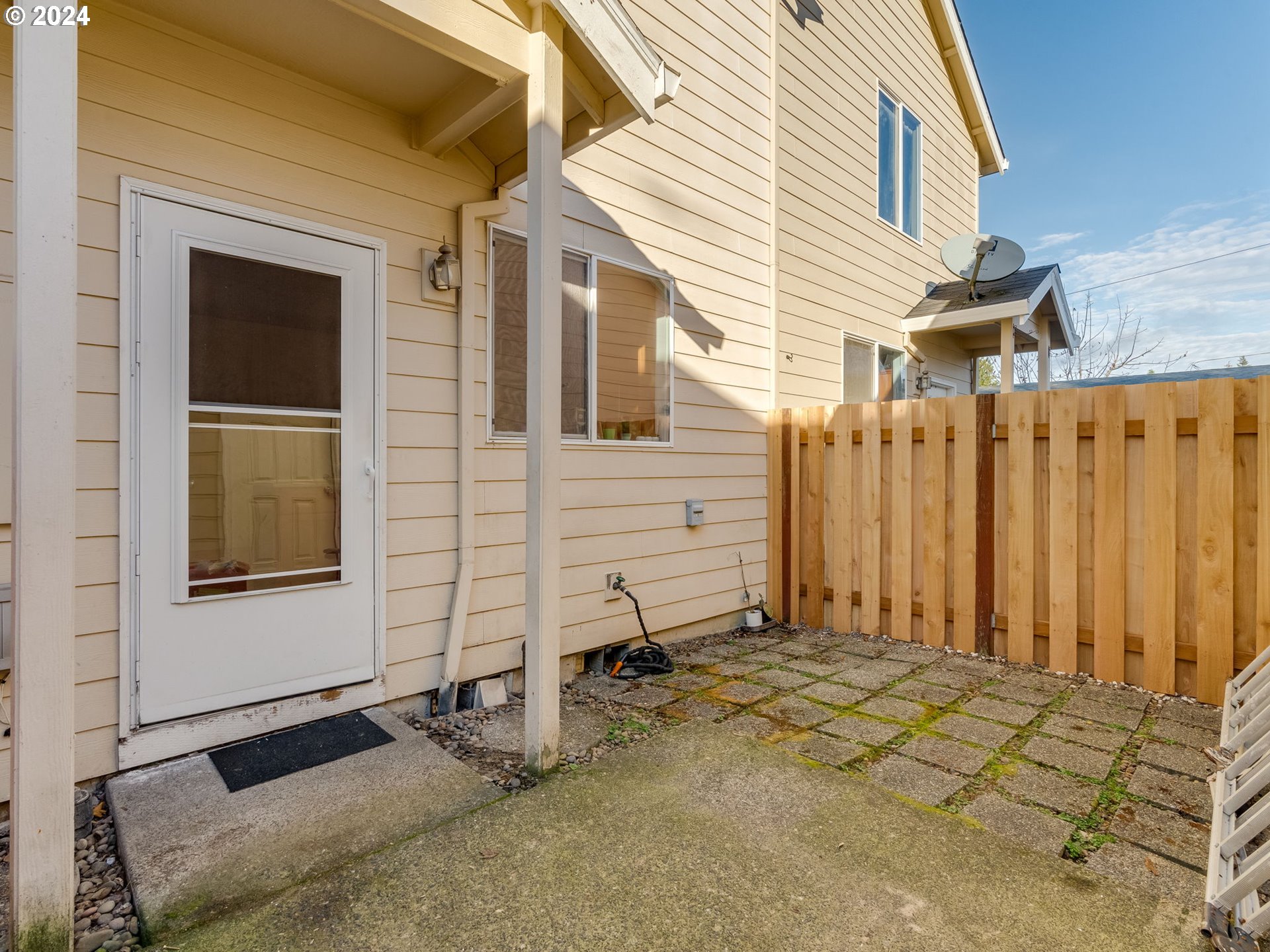 254 NW Connell AVE