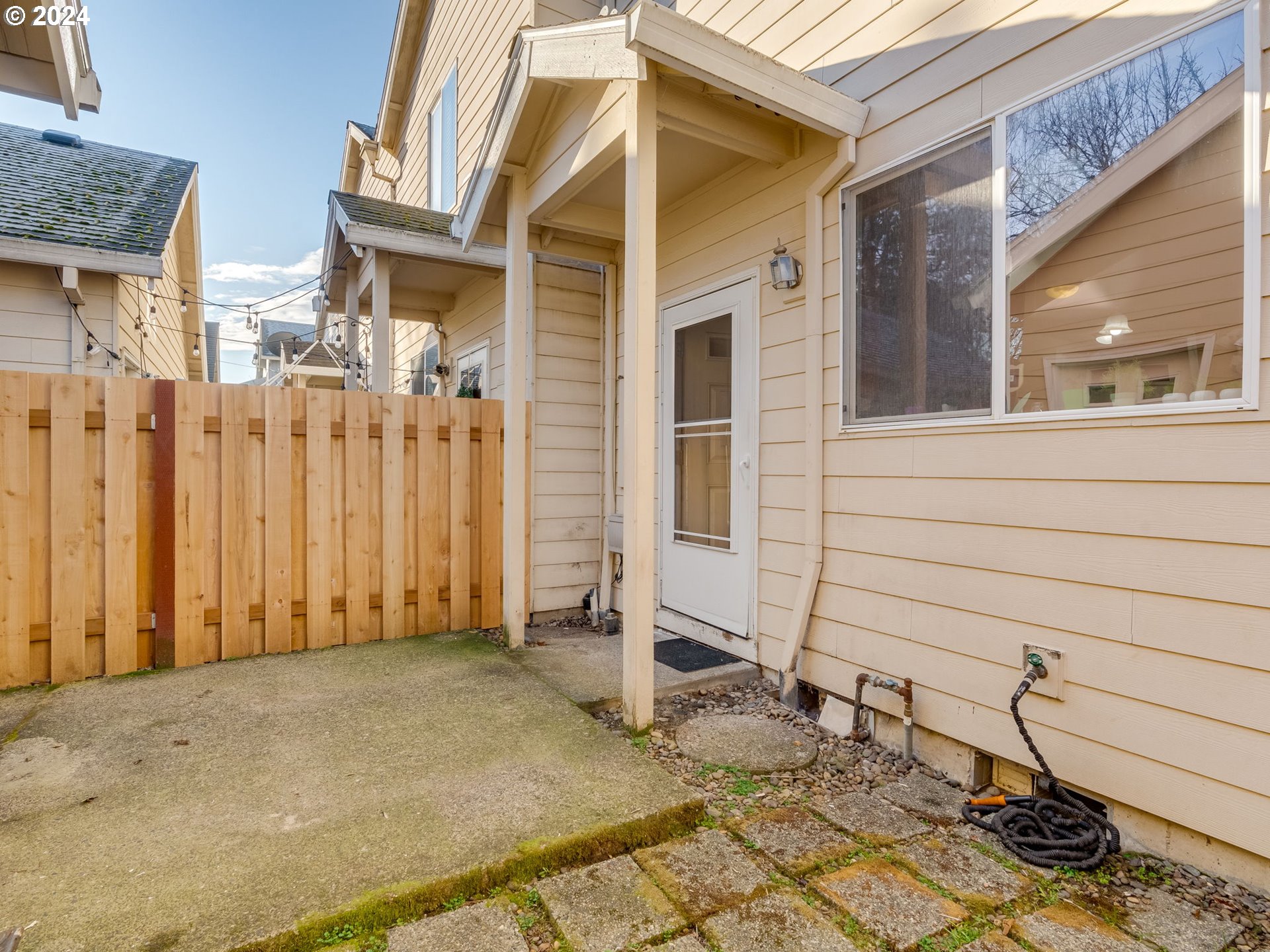 254 NW Connell AVE