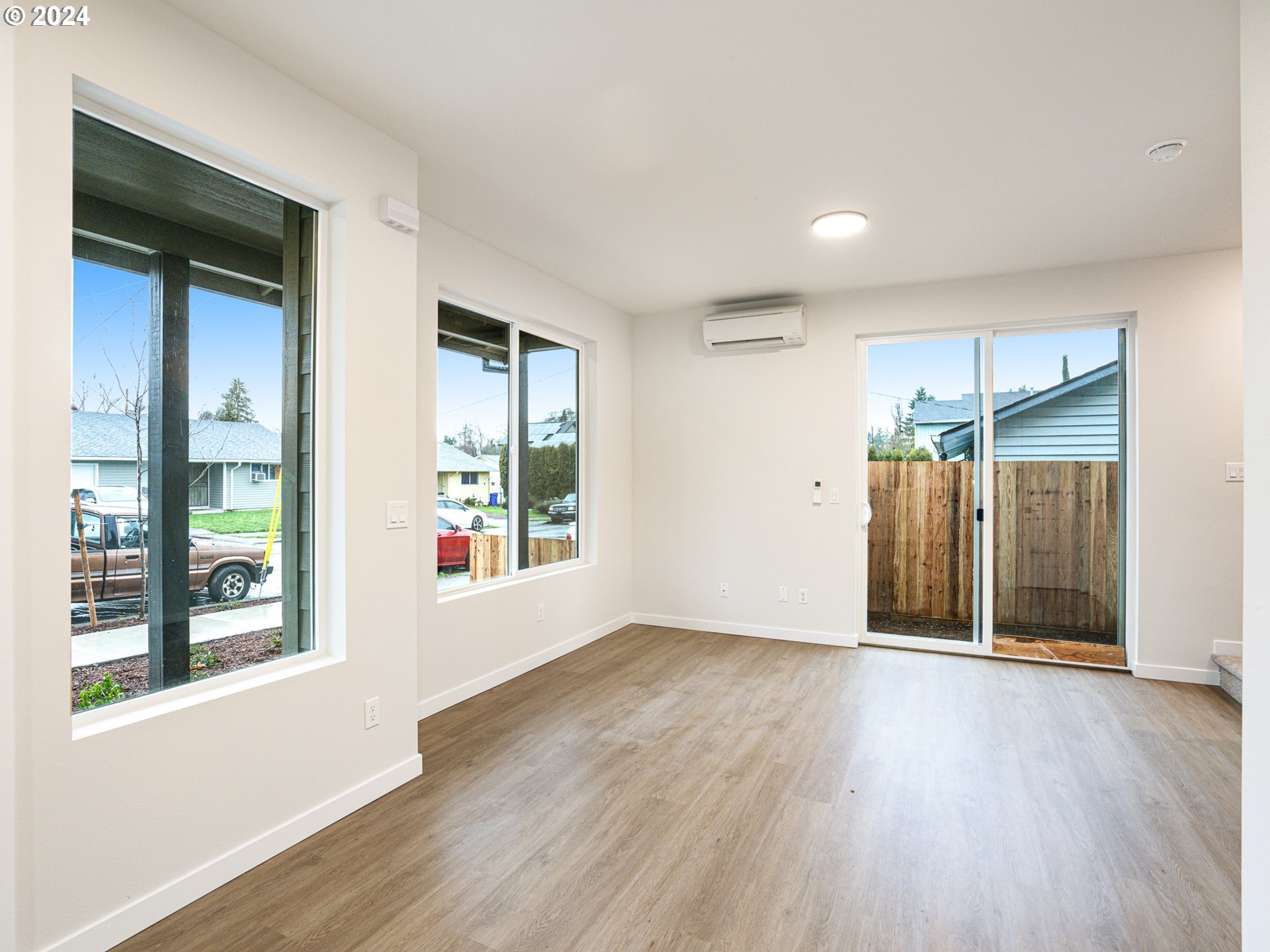 8526 N Endicott AVE 1