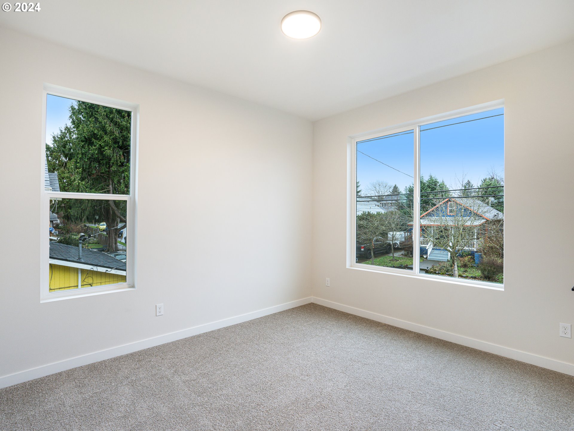 8526 N Endicott AVE 1