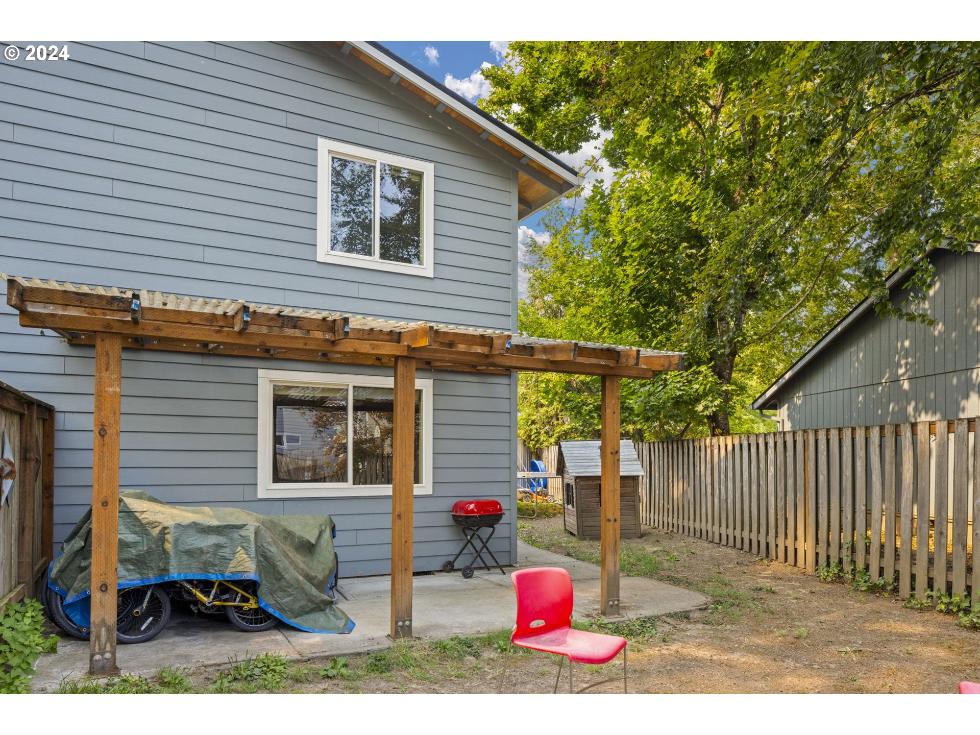 613 E ANDREW Units A,B ST