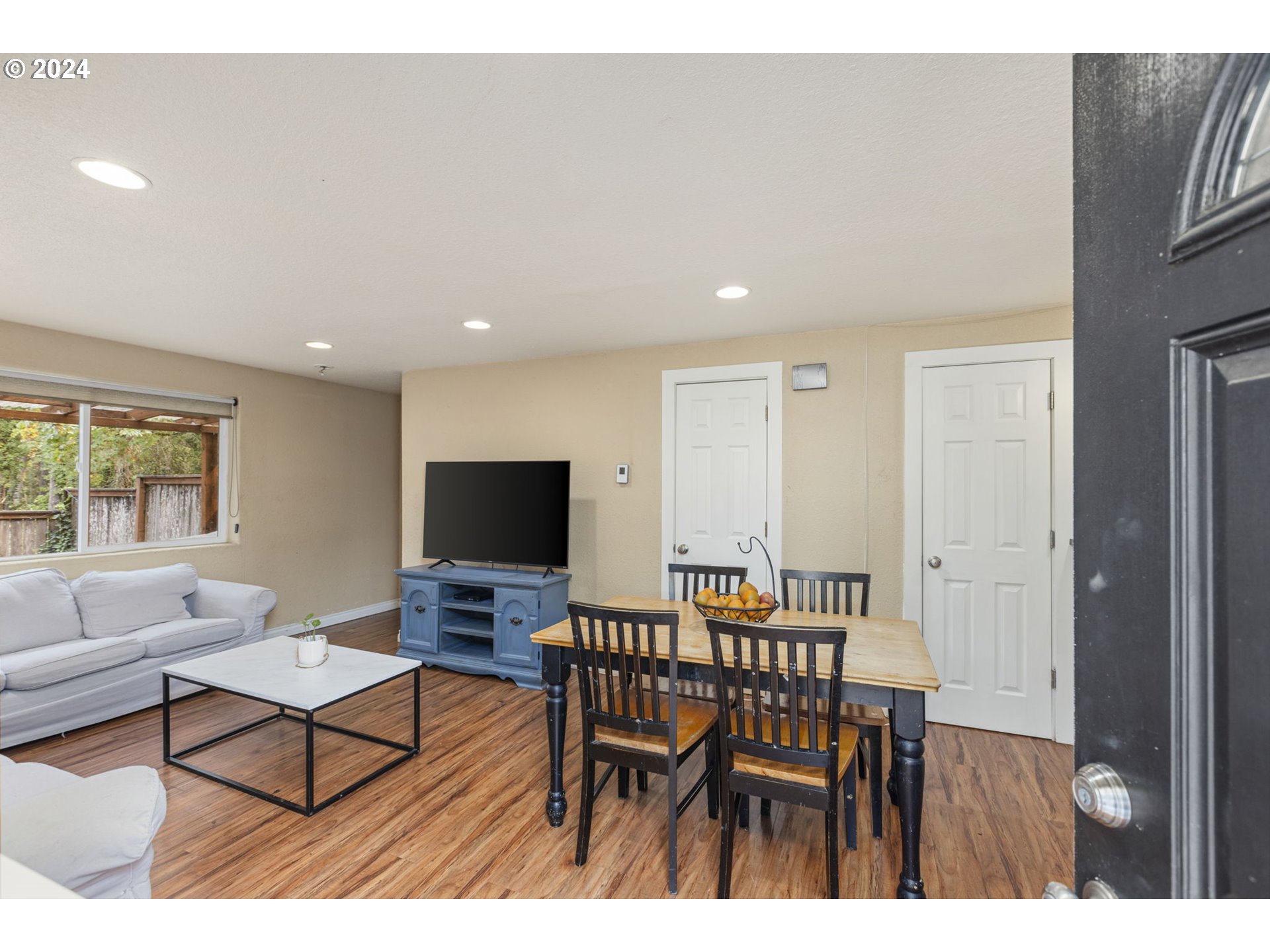 613 E ANDREW Units A,B ST