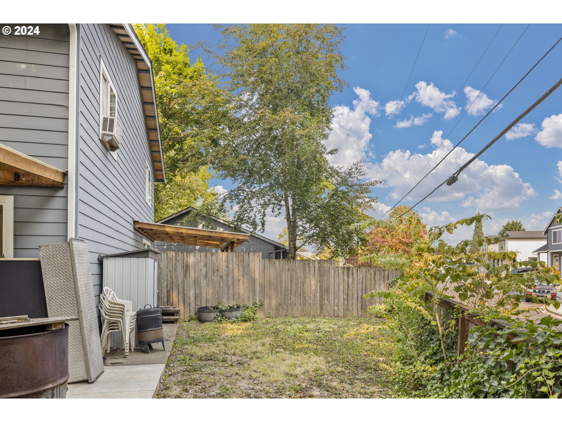 613 E ANDREW Units A,B ST