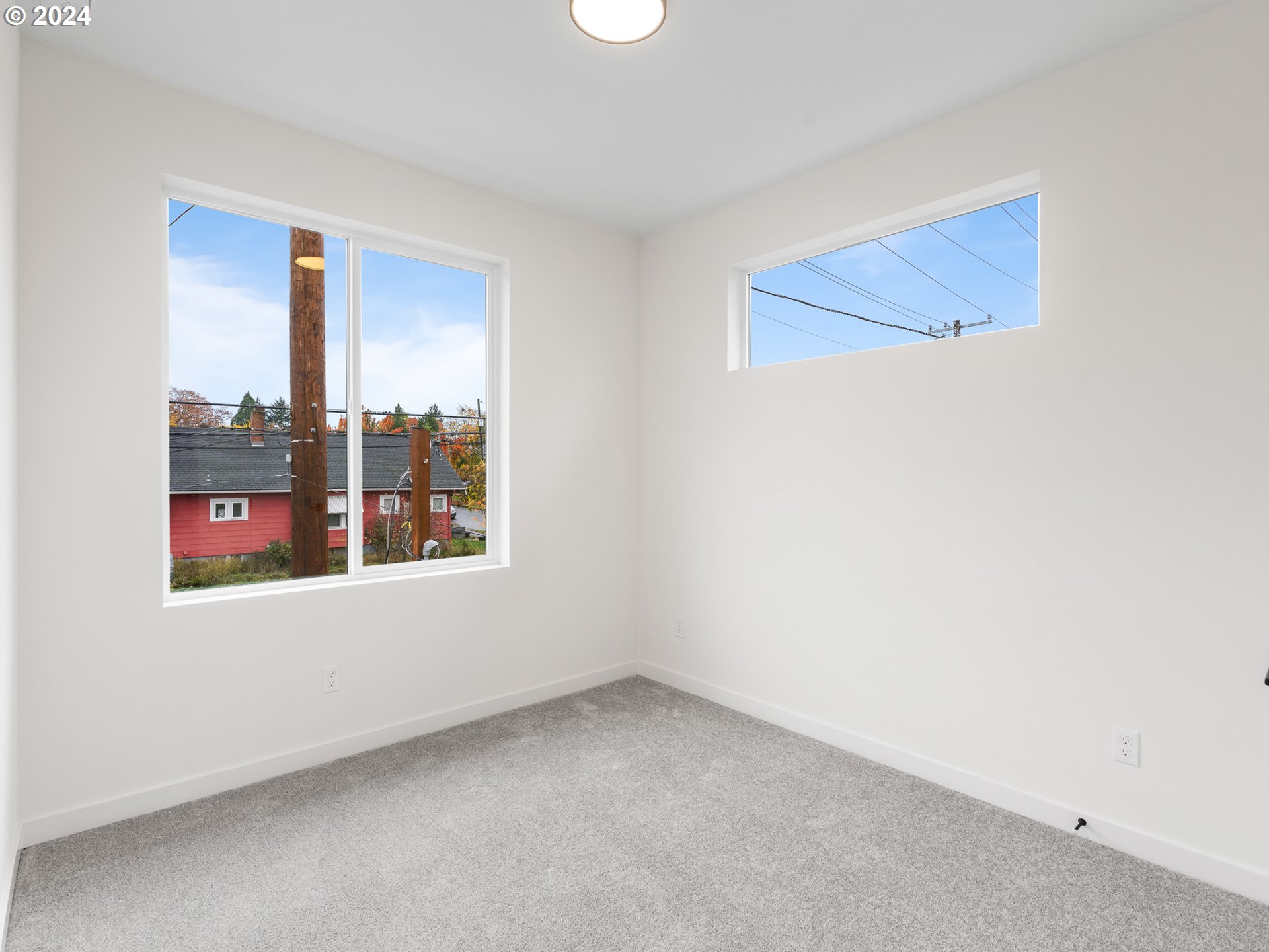 5275 N Vancouver AVE 1