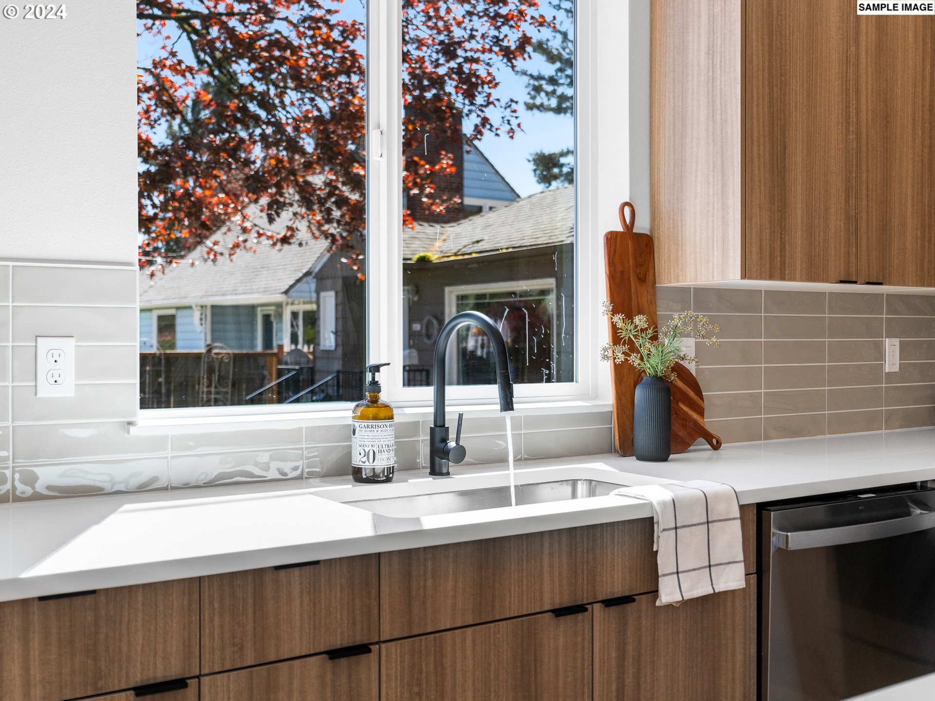 7642 SE Division ST 2