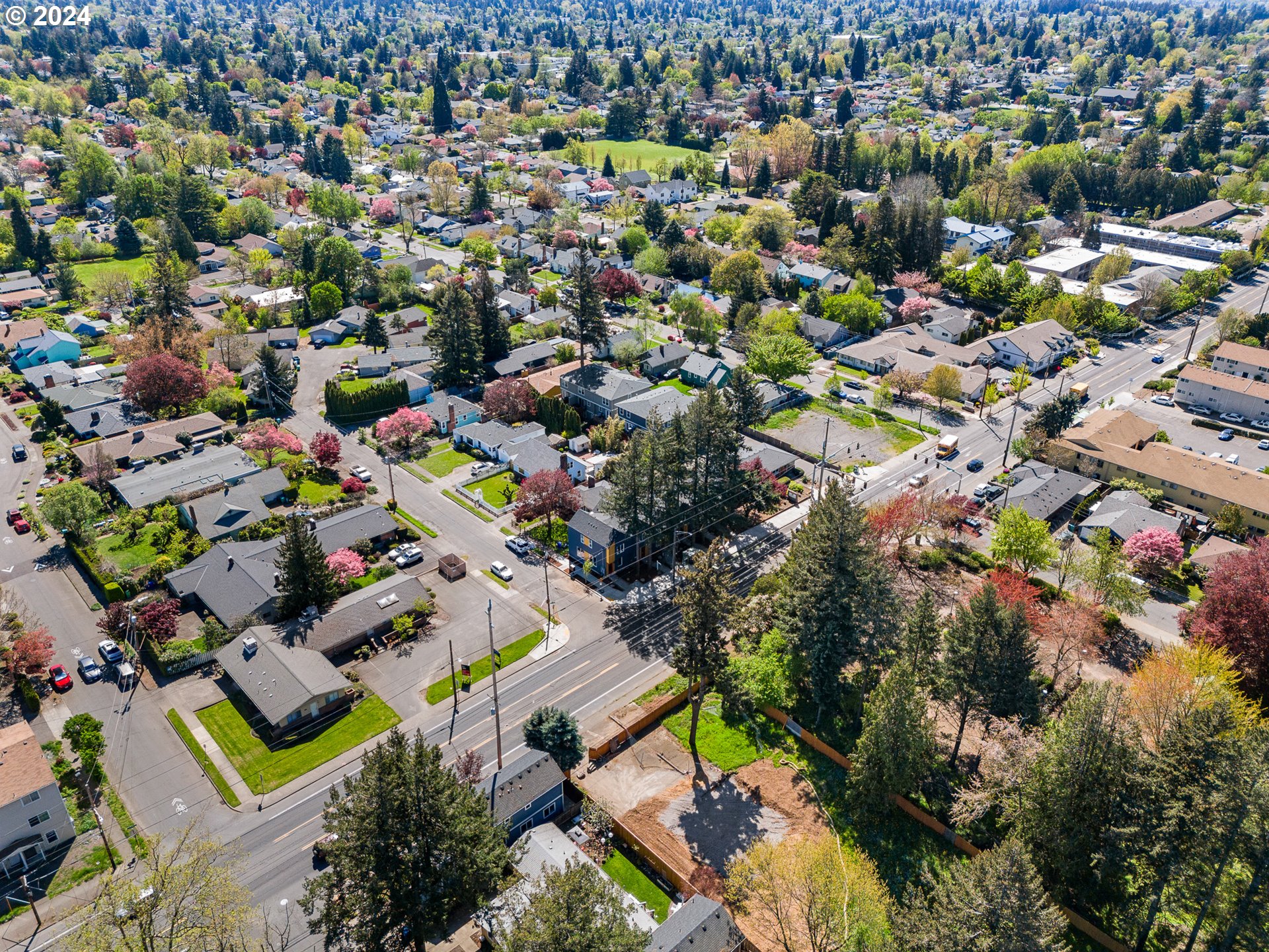 7642 SE Division ST 2