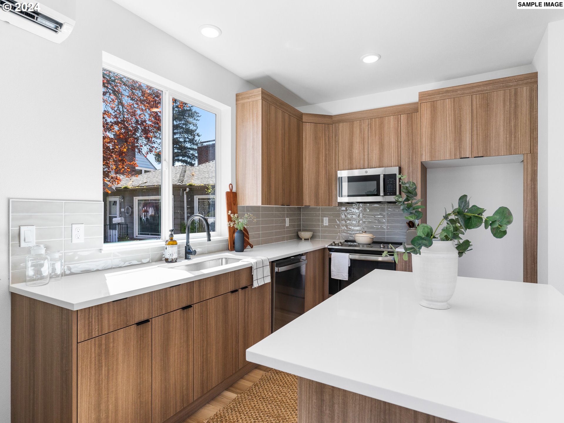 7642 SE Division ST 2