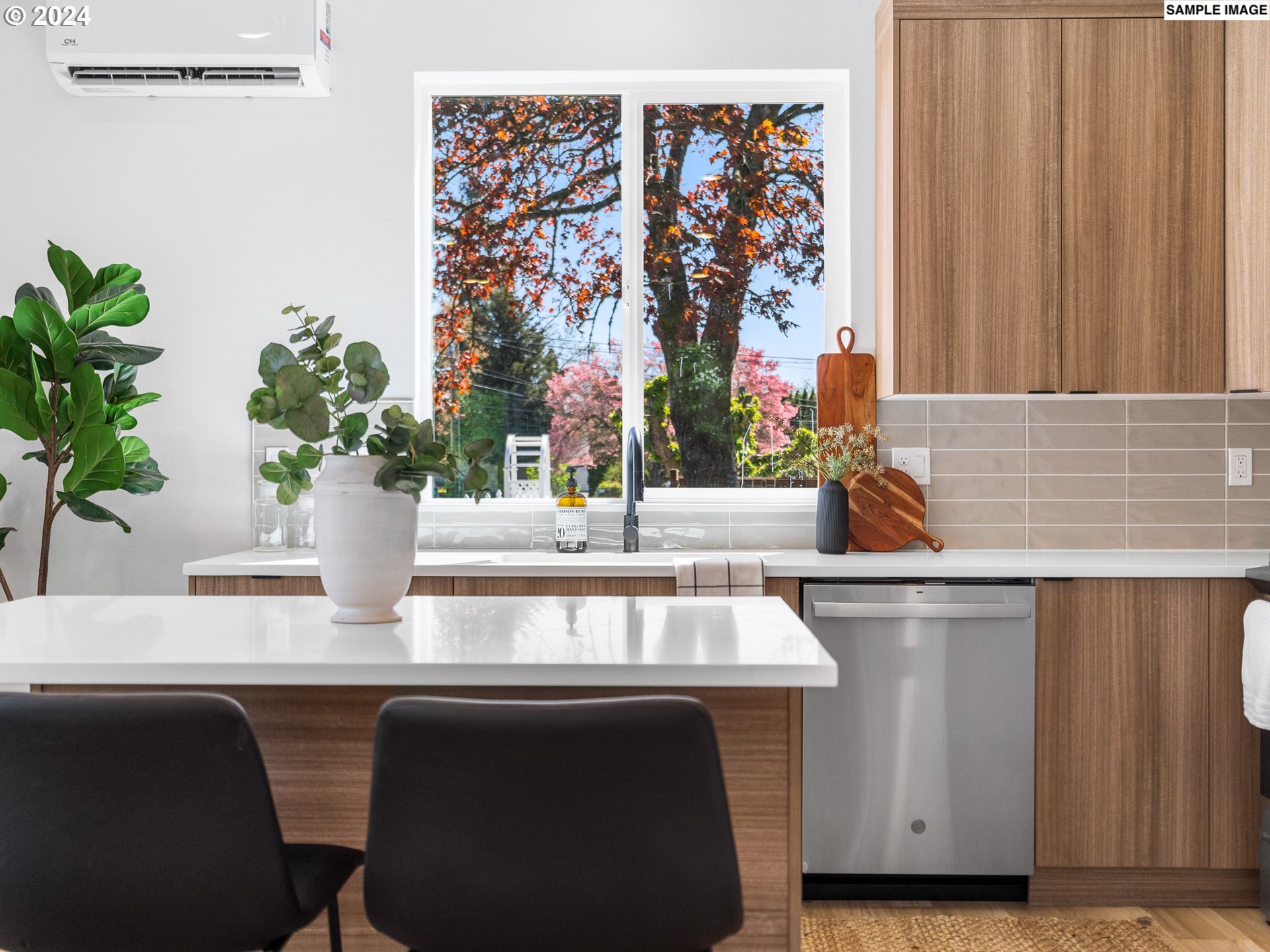 7642 SE Division ST 2