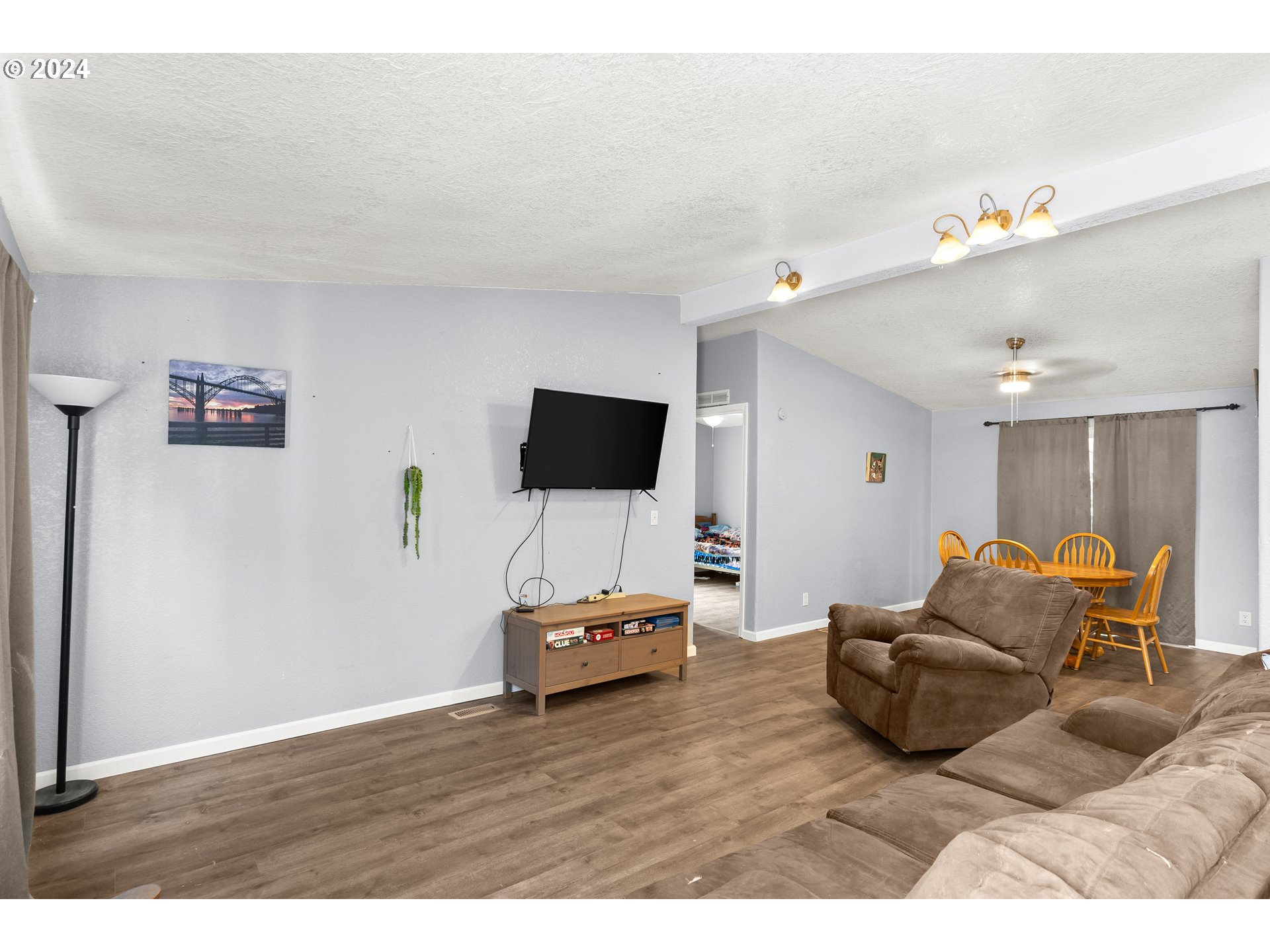 560 SW SUTHERLAND WAY