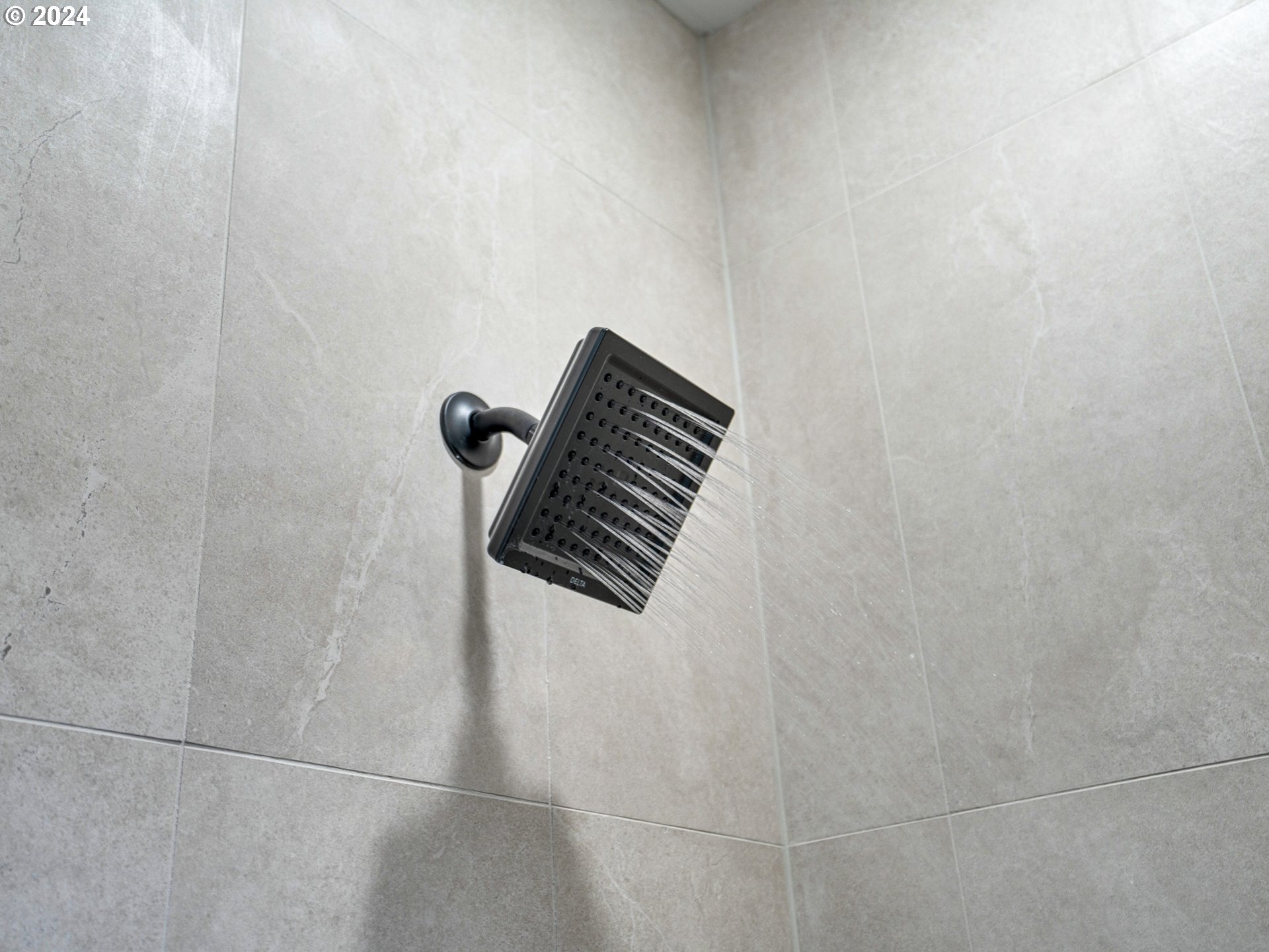 4865 NE Cully BLVD 1