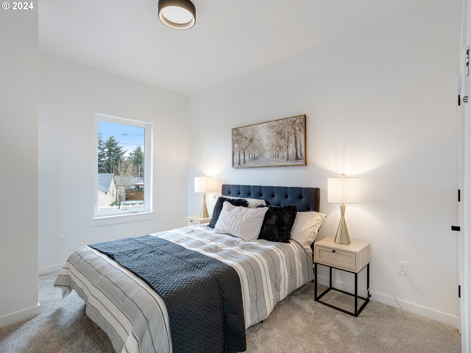 4865 NE Cully BLVD 1