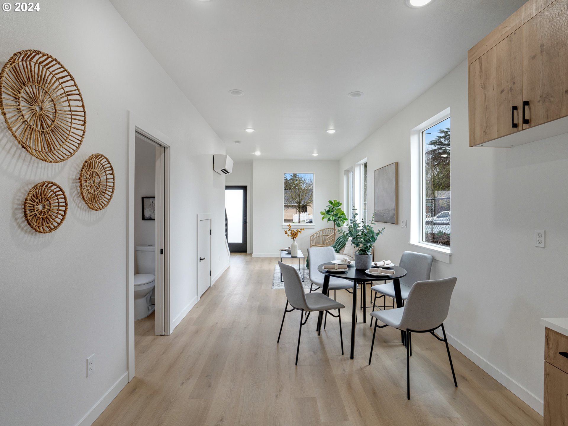 4865 NE Cully BLVD 1