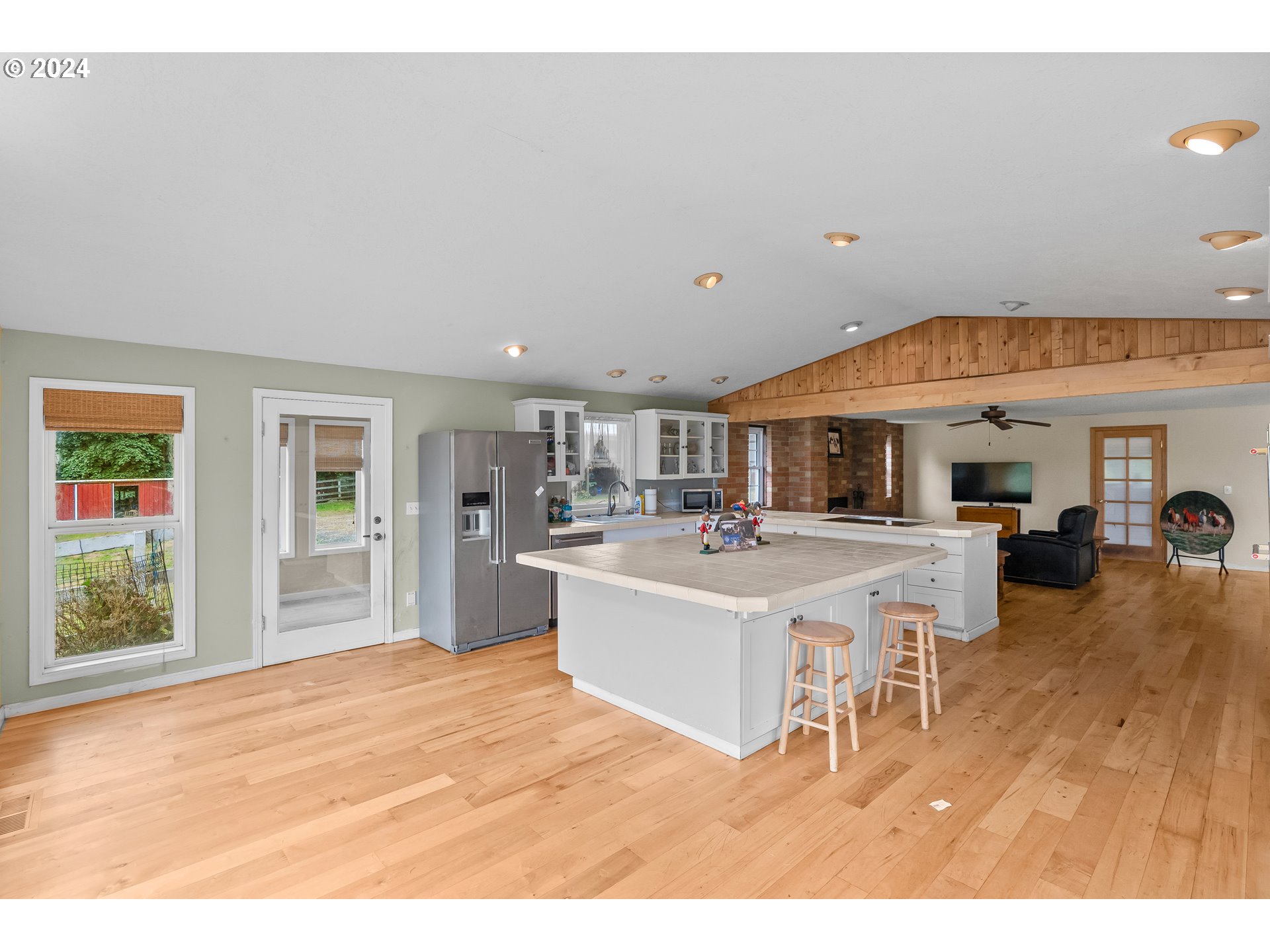 10320 SE HILLVIEW DR