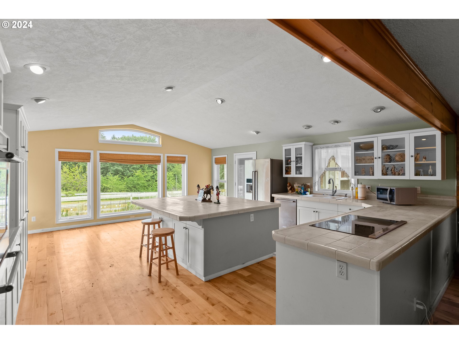 10320 SE HILLVIEW DR