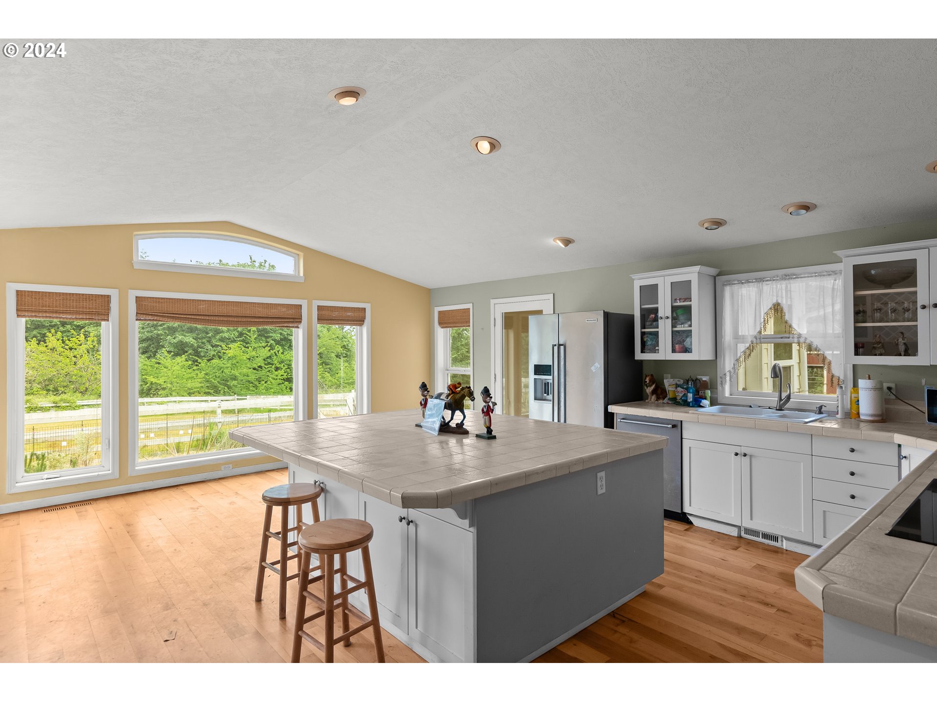 10320 SE HILLVIEW DR