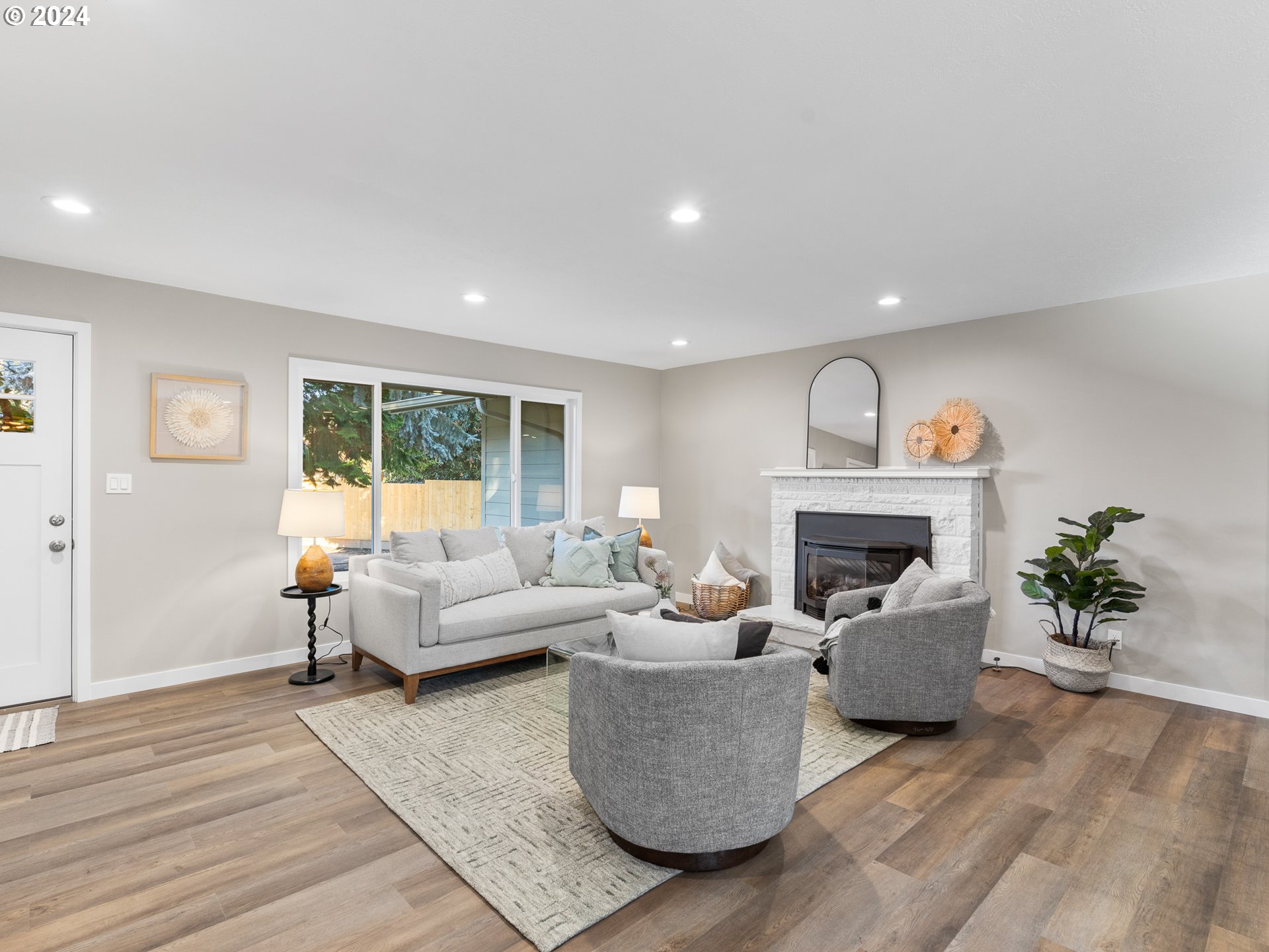 5130 NE AINSWORTH CT