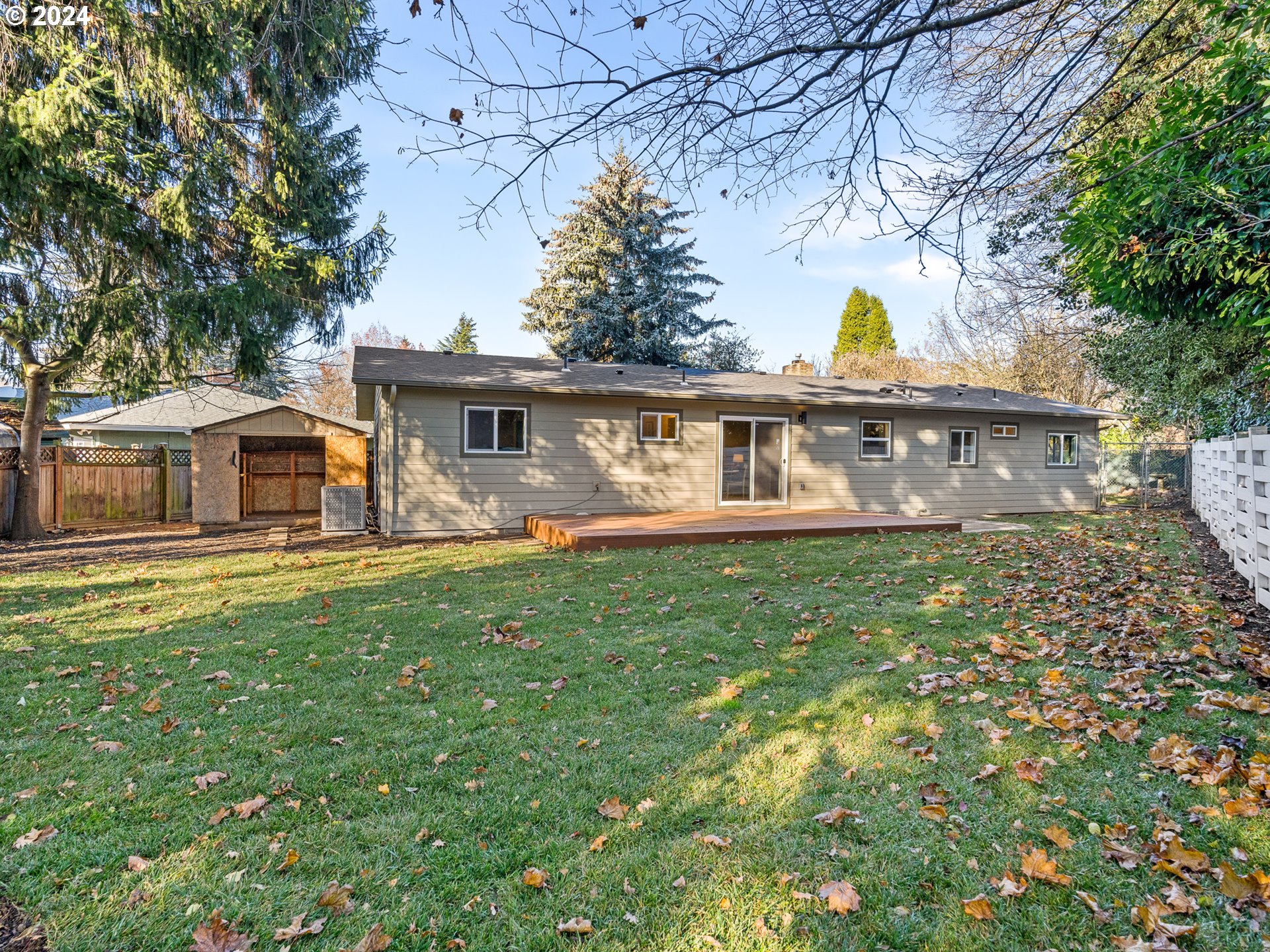 5130 NE AINSWORTH CT