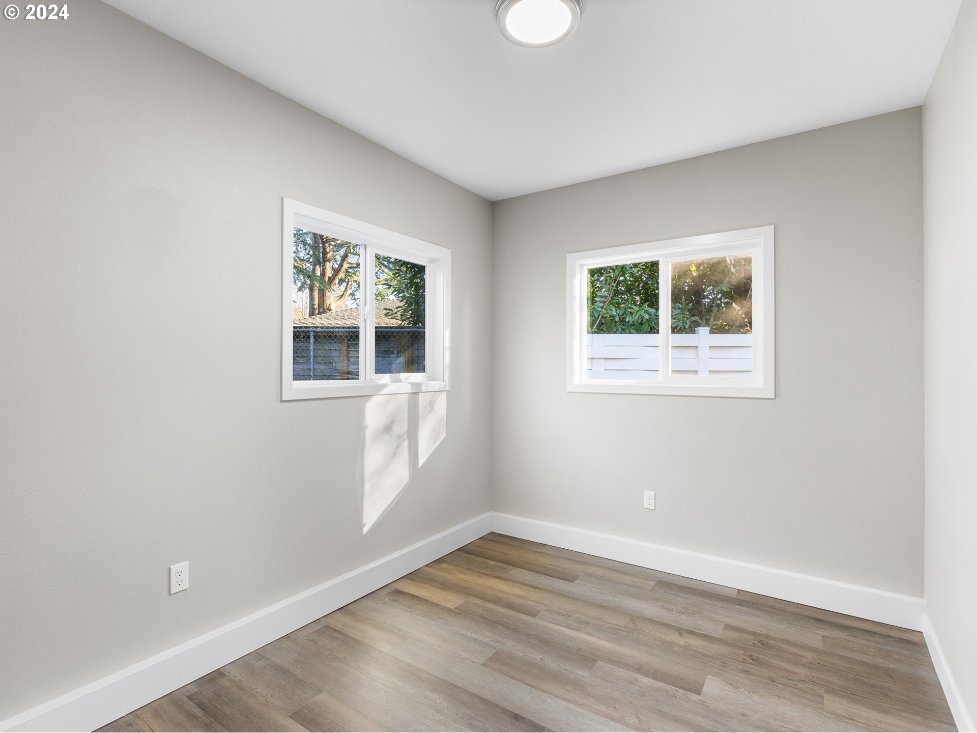 5130 NE AINSWORTH CT