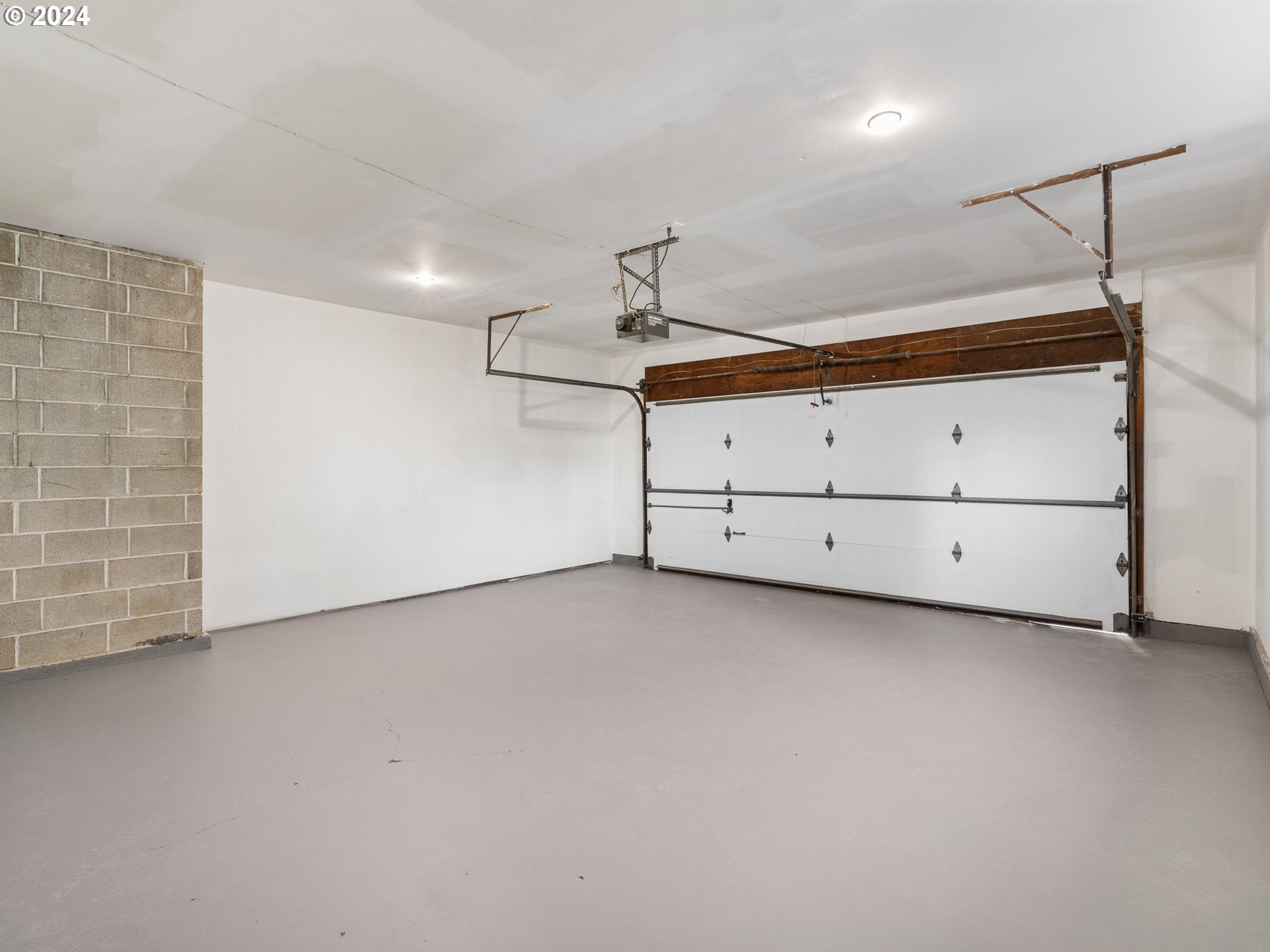 5130 NE AINSWORTH CT