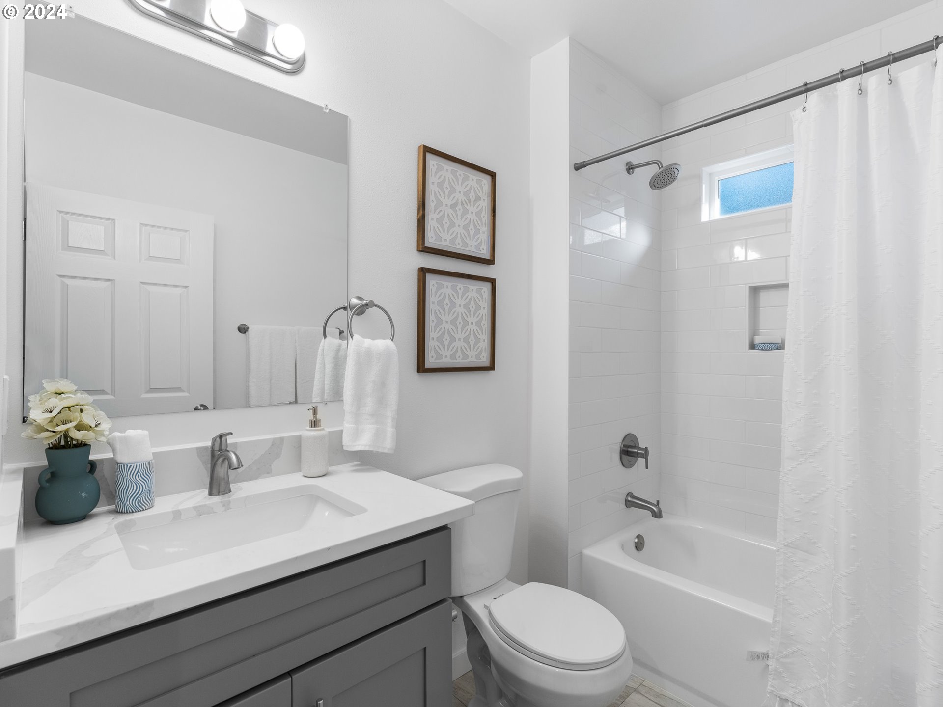 5130 NE AINSWORTH CT