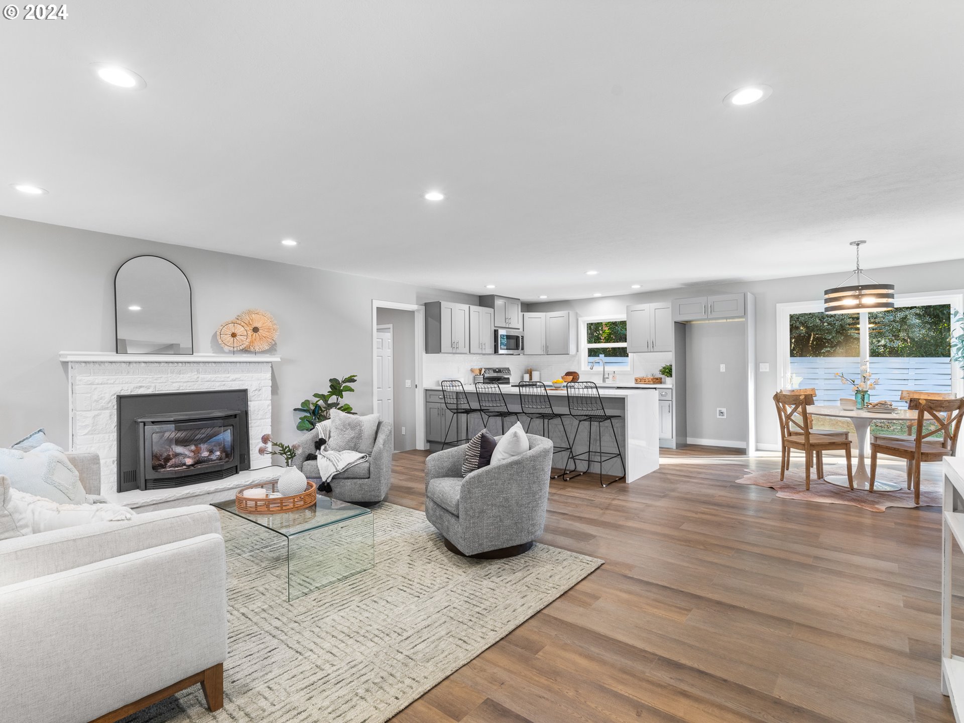 5130 NE AINSWORTH CT