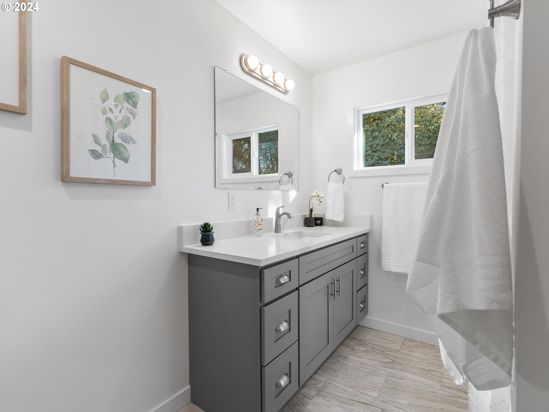 5130 NE AINSWORTH CT