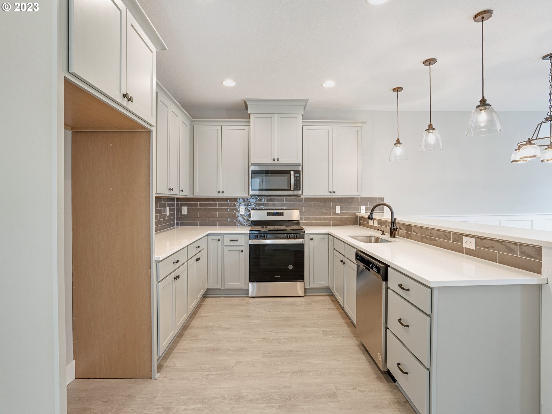 9530 N Allegheny AVE