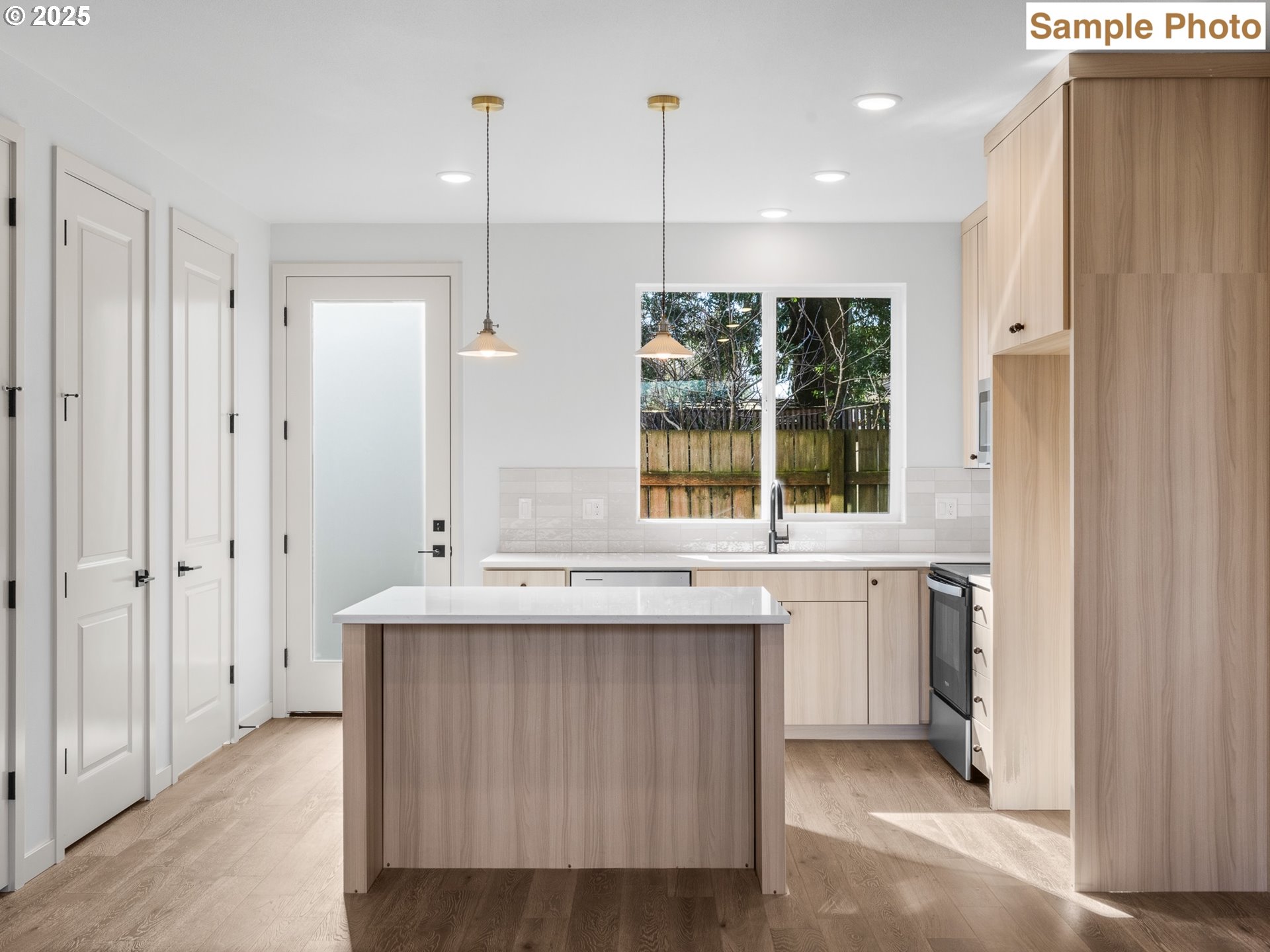 690 SE 47th AVE