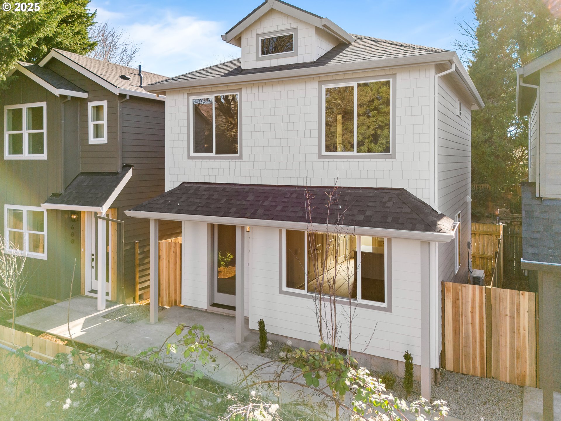 690 SE 47th AVE
